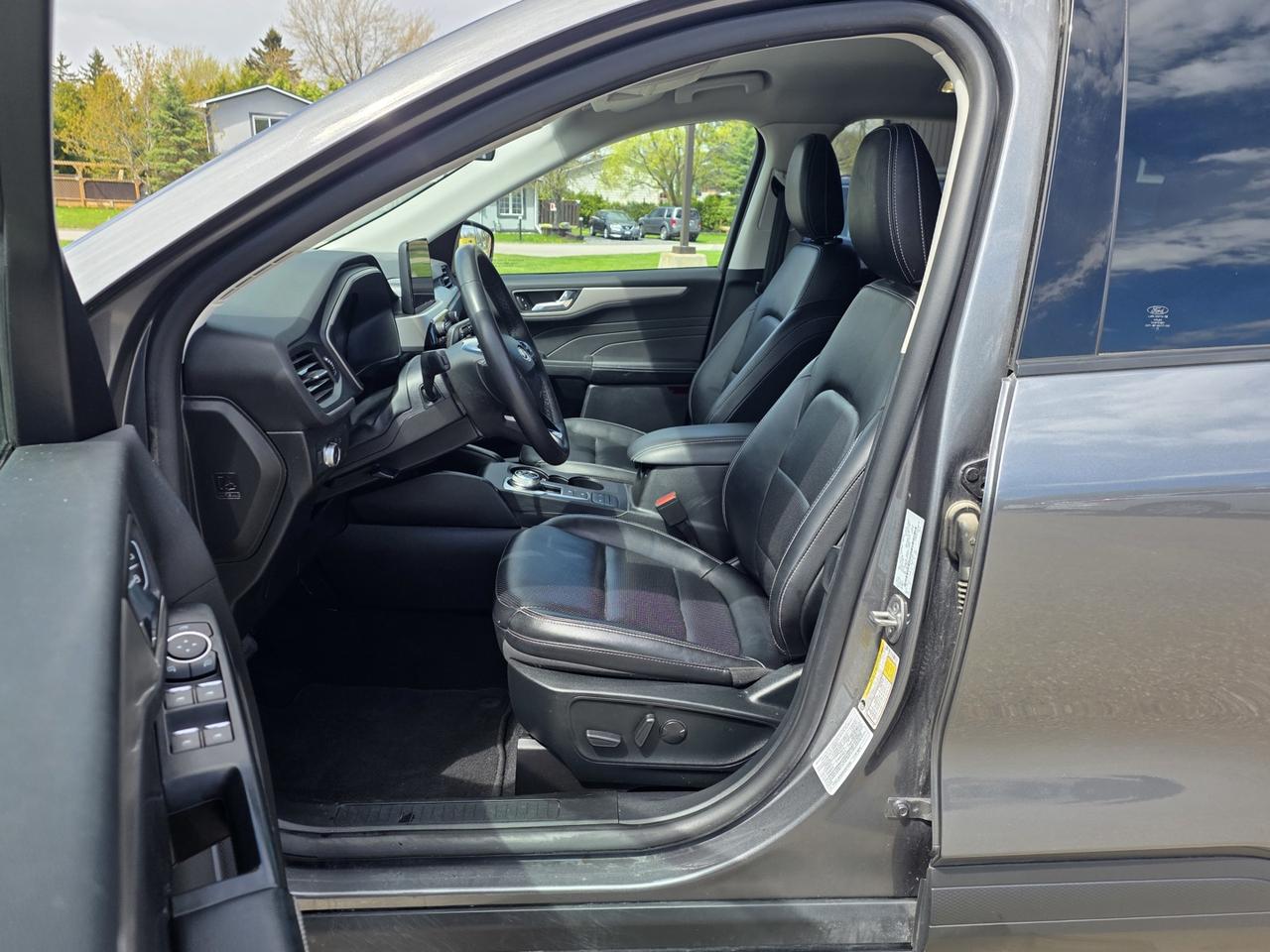 2022 Ford Escape SEL AWD Photo