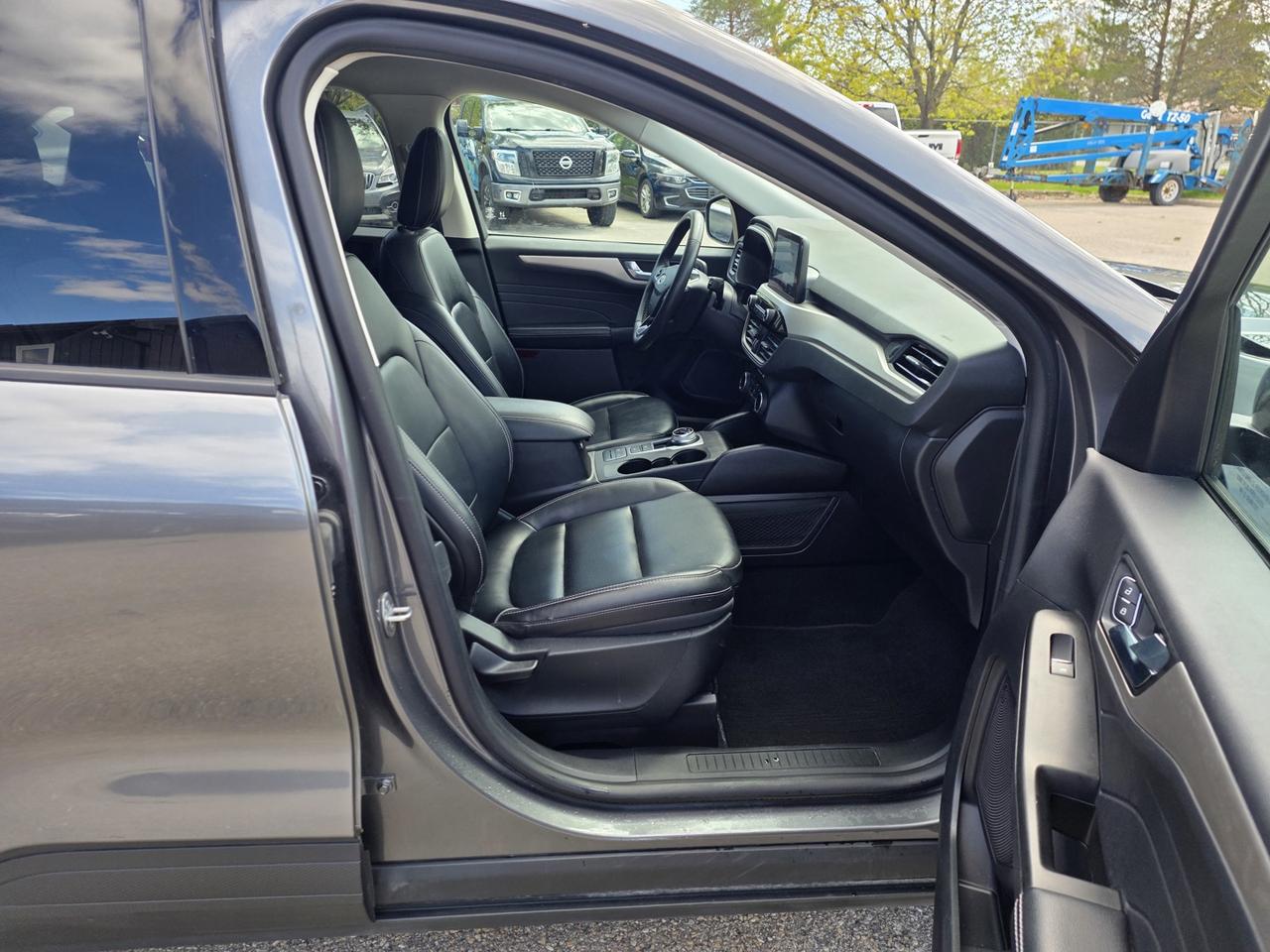 2022 Ford Escape SEL AWD Photo
