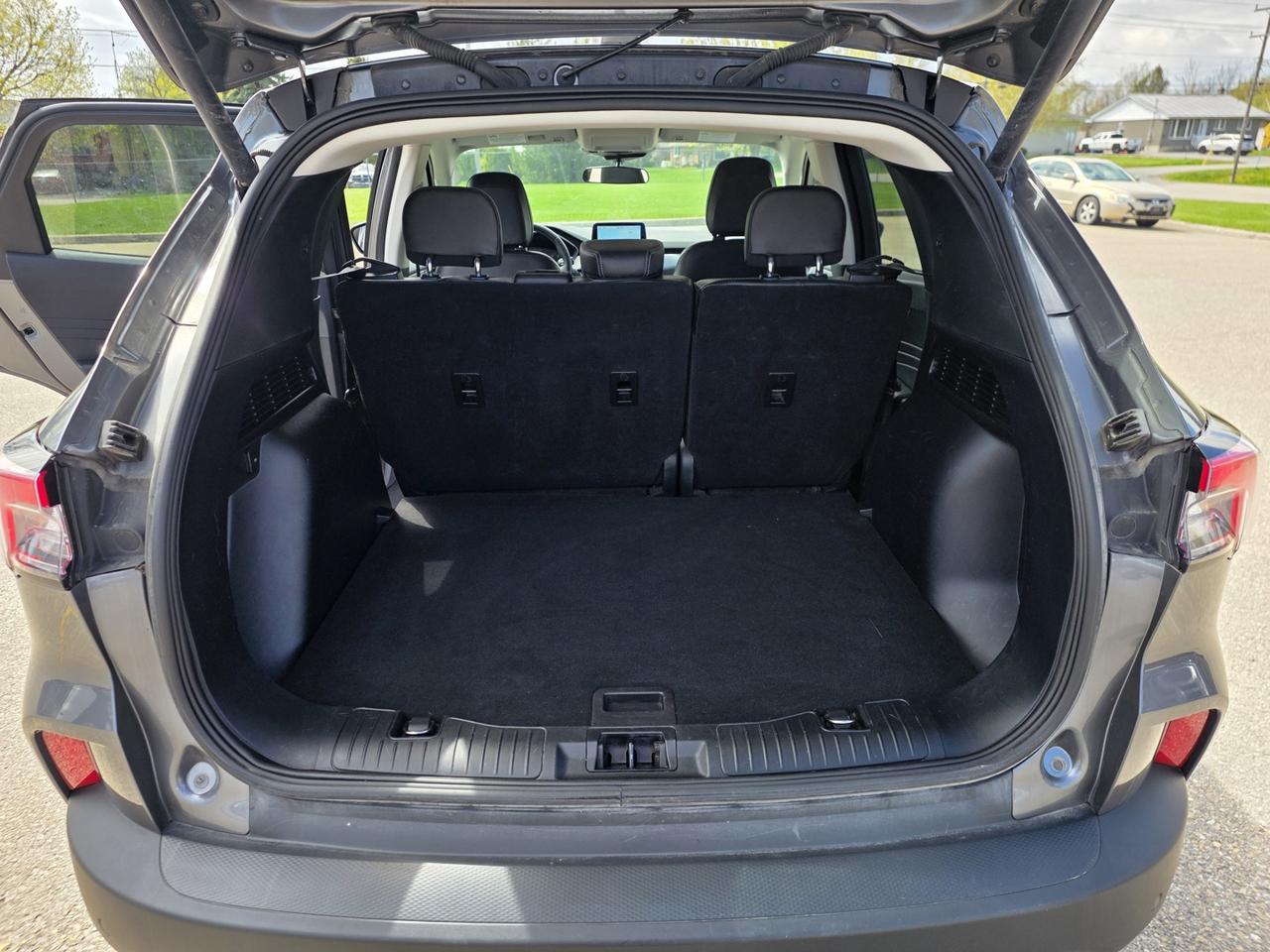 2022 Ford Escape SEL AWD Photo
