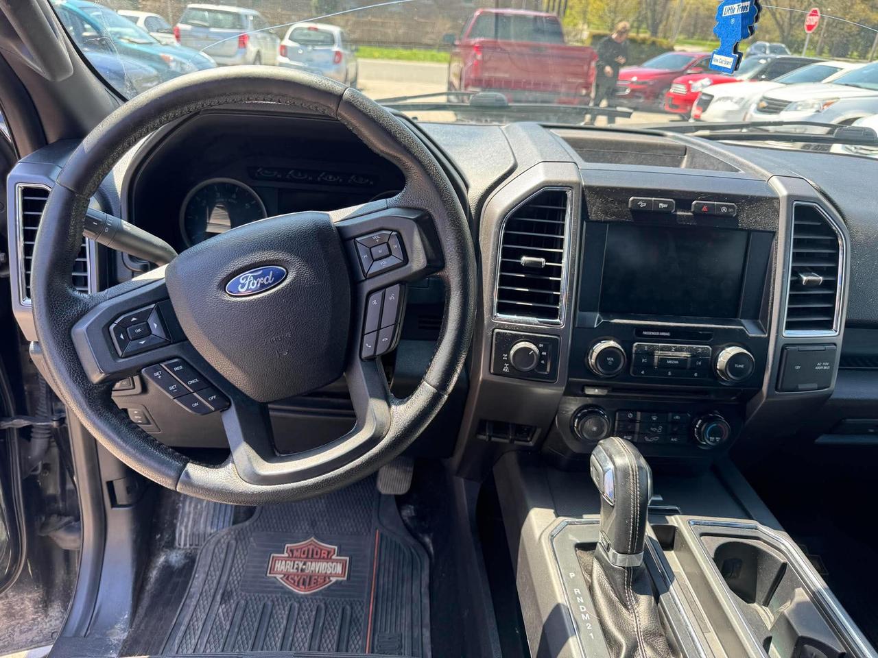 2015 Ford F-150 XLT Photo