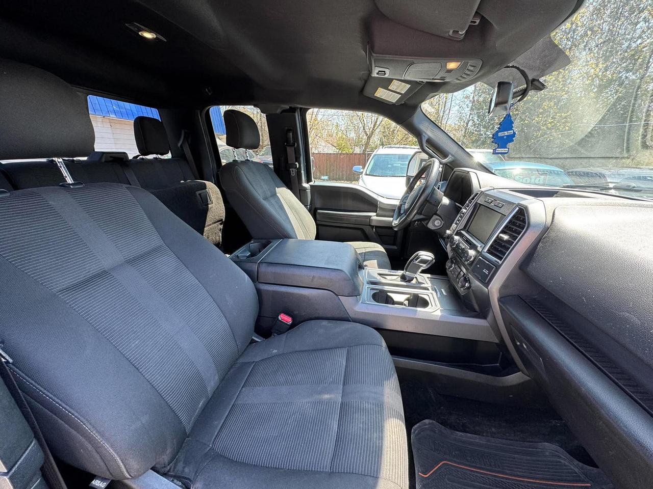 2015 Ford F-150 XLT Photo
