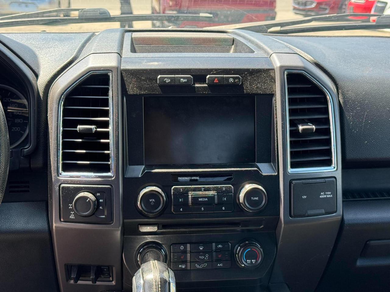 2015 Ford F-150 XLT Photo