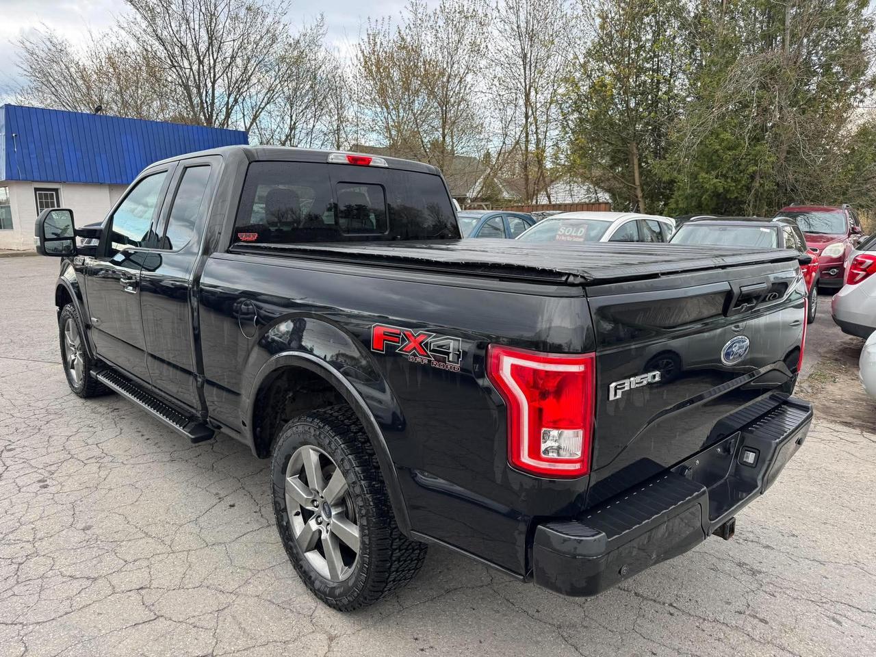 2015 Ford F-150 XLT Photo4