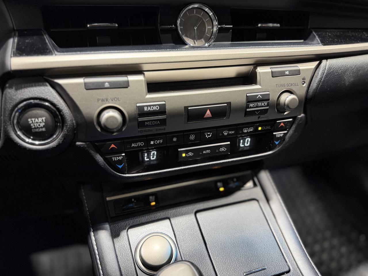 2016 Lexus ES 350 4dr Sdn Photo