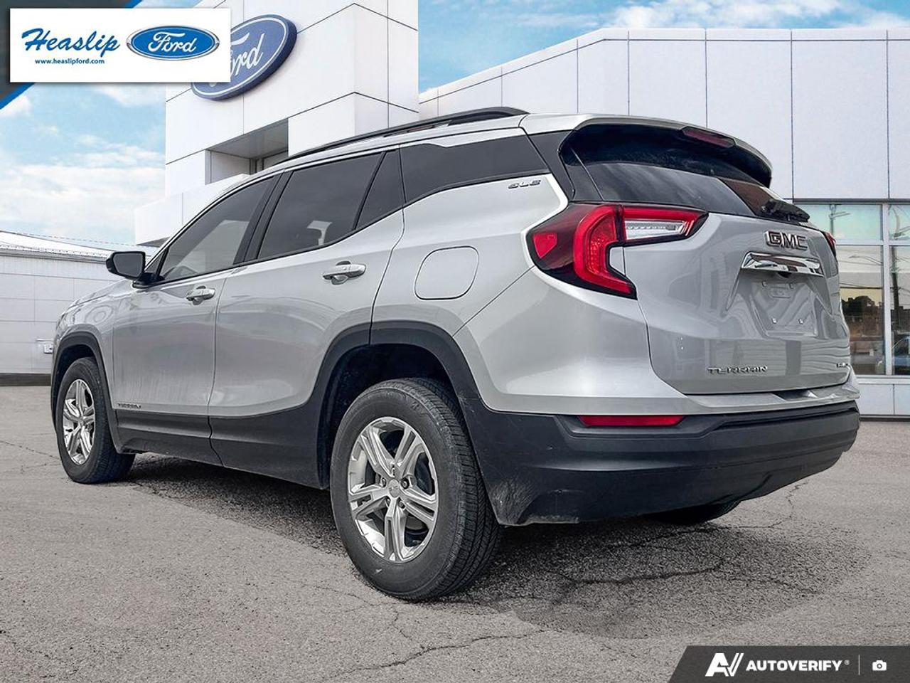 2022 GMC Terrain SLE Photo3