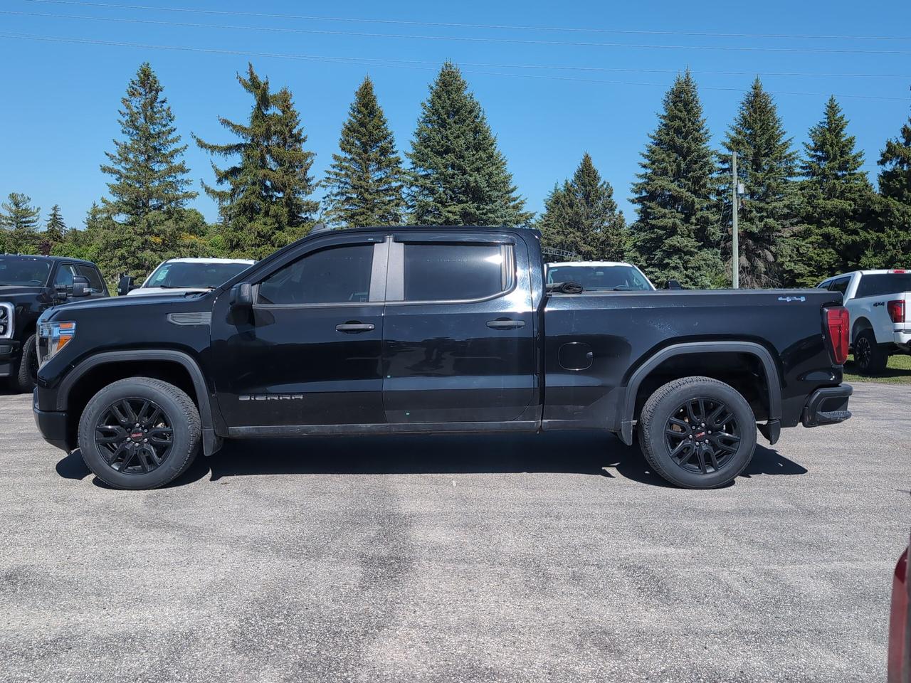 2020 GMC Sierra 1500 Crew Cab 4X4 Photo2