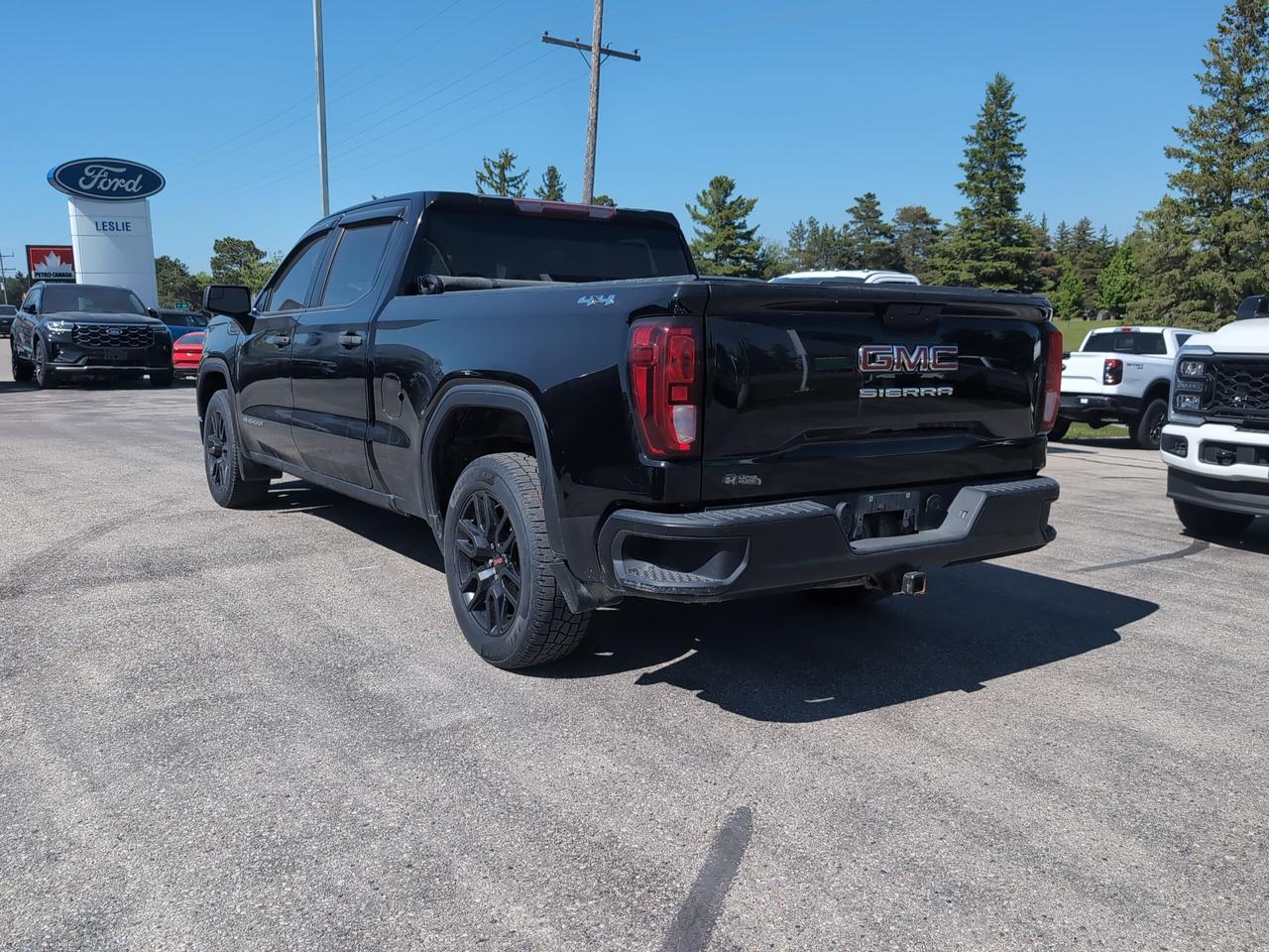 2020 GMC Sierra 1500 Crew Cab 4X4 Photo3