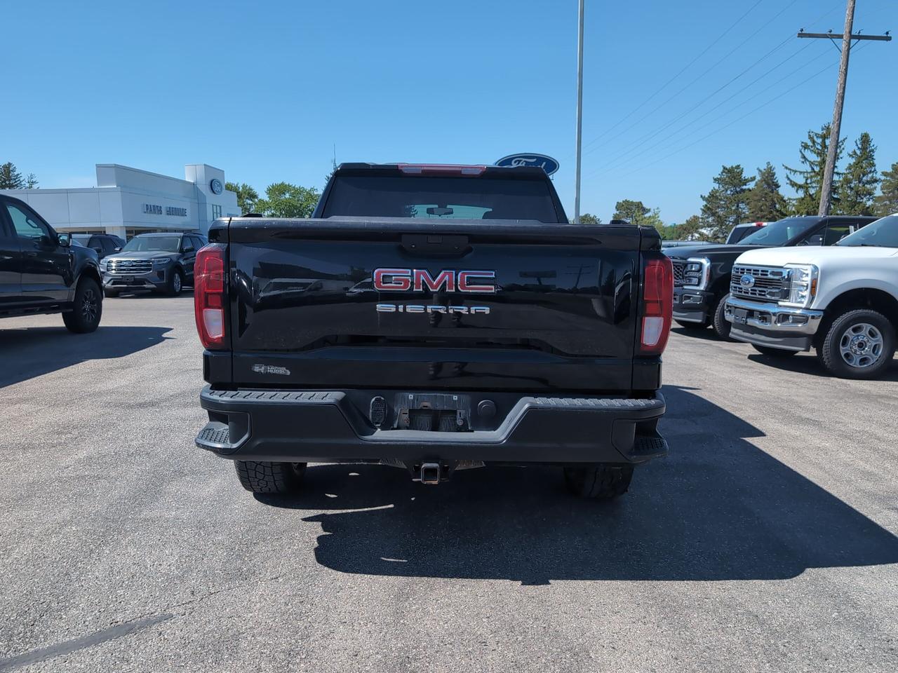 2020 GMC Sierra 1500 Crew Cab 4X4 Photo4