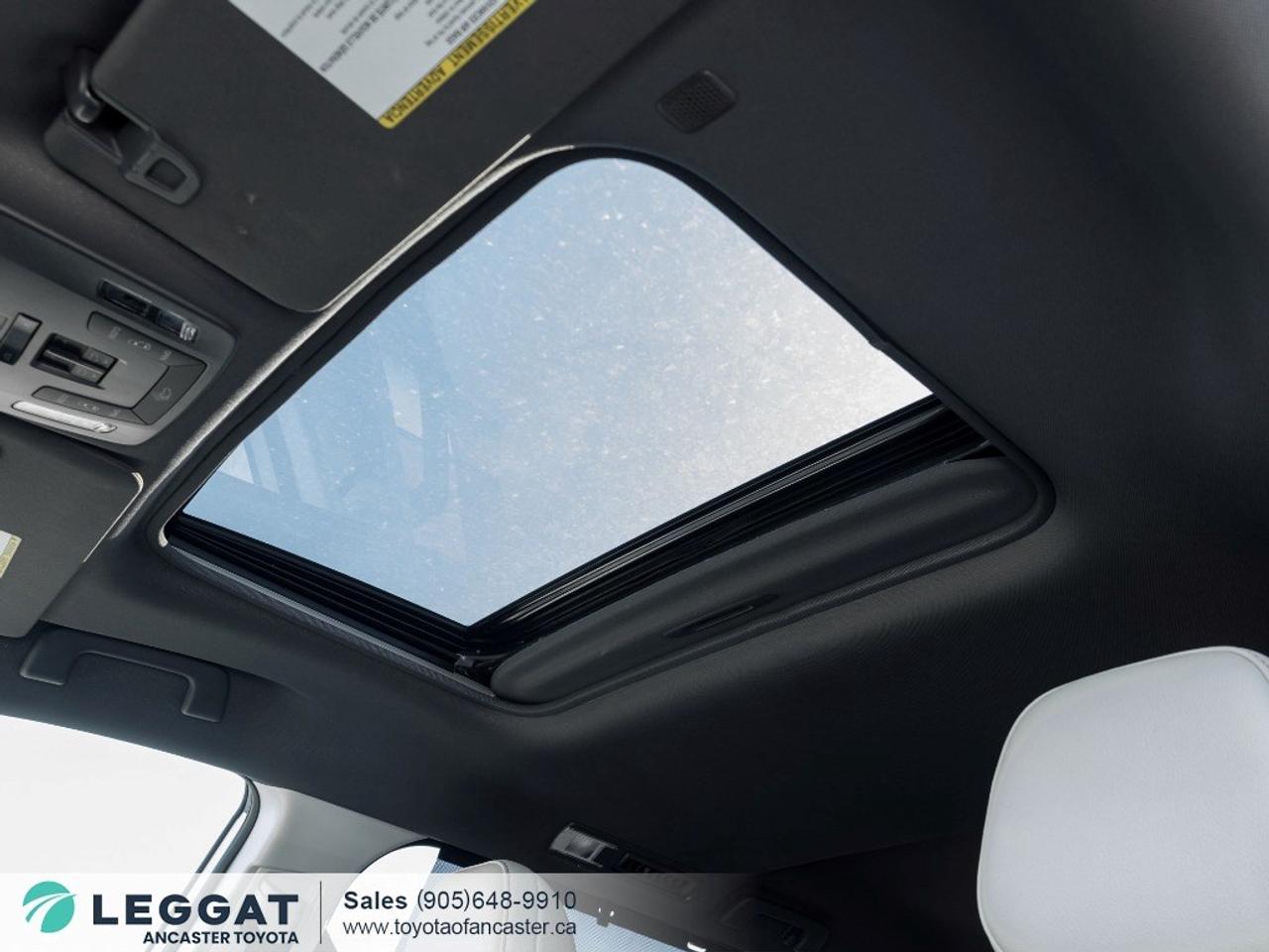 2024 Toyota Sienna XSE 7-Passenger AWD Photo