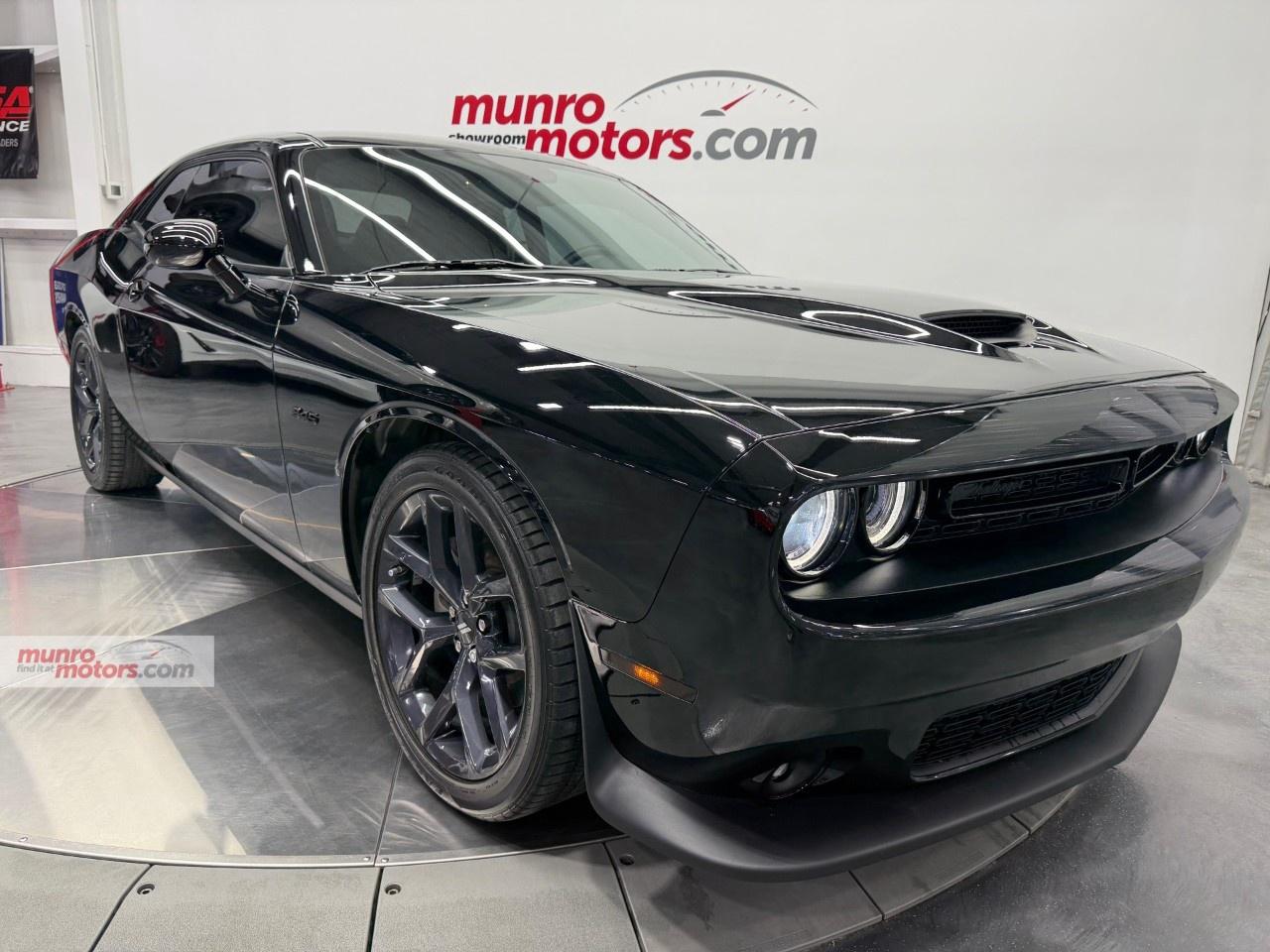 <p>Carfax: <a target=_blank rel=noopener noreferrer nofollow href=https://vhr.carfax.ca/en/?id=0Hrtdsoz2HJgNkLCeGnKl4O57c%2BpUBsk>https://vhr.carfax.ca/en/?id=0Hrtdsoz2HJgNkLCeGnKl4O57c%2BpUBsk</a></p><p></p><p>Check us out on youtube: click here</p><p>Like us on Facebook: <a target=_blank rel=noopener noreferrer nofollow href=https://www.facebook.com/munromotors/>https://www.facebook.com/munromotors/</a></p><p>We are located in Brantford, Ontario; Telephone City and the hometown of hockey legend Wayne Gretzky. Formerly located in St. George, Ontario for ten years, we are still east of London, south of Cambridge, and west of Hamilton. In order to get our customers to come here, we have to have great prices and then when you get here, we have to have a great car in order to earn your business.</p><p>Our business hours are Monday to Friday 10am to 5pm. We are closed on Saturdays and Sundays.</p><p>At Munro Motors, we find unique vehicles and post our entire stock online in order to ensure that our vehicles find their happy home.</p><p>To ensure our customers can get what they've always wanted, we offer financing services through TD Auto Finance, Desjardins, CIBC Auto Finance and Independent Leasing Companies on vehicles that are less than ten model years old and boats that are less than twenty-five model years old.</p><p>We also offer warranty products through Lubrico and GVC warranties to ensure that your mechanical baby stays in tip-top condition.</p><p>All of our vehicles are hand-picked by the very knowledgeable owner, Andy Munro, who has been connecting people to their dreams for many years.</p><p><a target=_blank rel=noopener noreferrer nofollow href=http://Munromotors.com>Munromotors.com</a></p><p>Email: <a target=_blank rel=noopener noreferrer nofollow><u>sales@munromotors.com</u></a></p><p>Most of our vehicles are already reconditioned, saftied, etested and ready to drive home with you.</p><p>Delivery is available. Ask for details.</p>