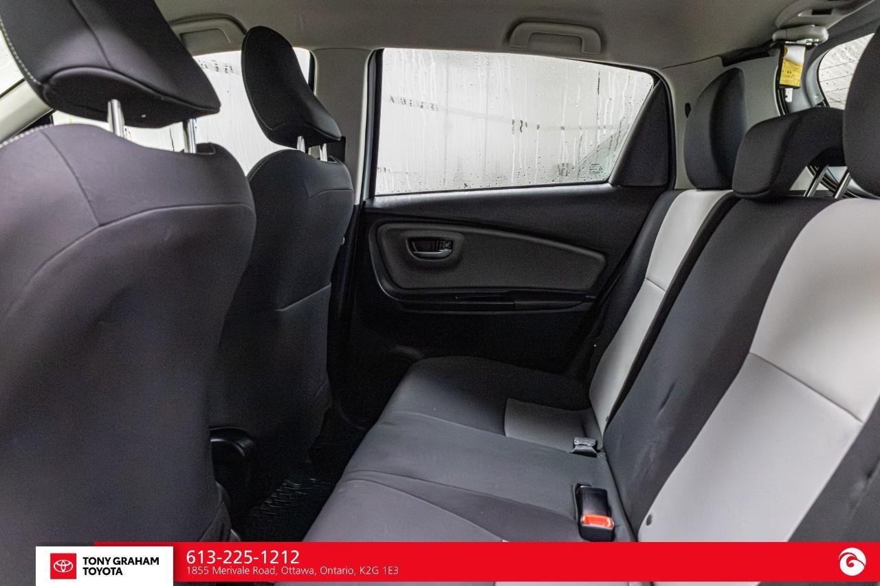 2019 Toyota Yaris LE Photo