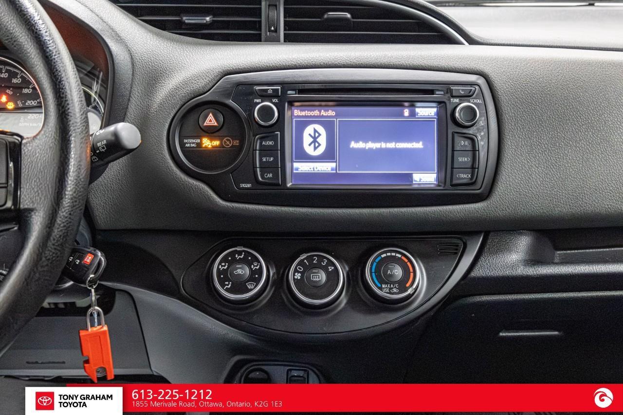 2019 Toyota Yaris LE Photo
