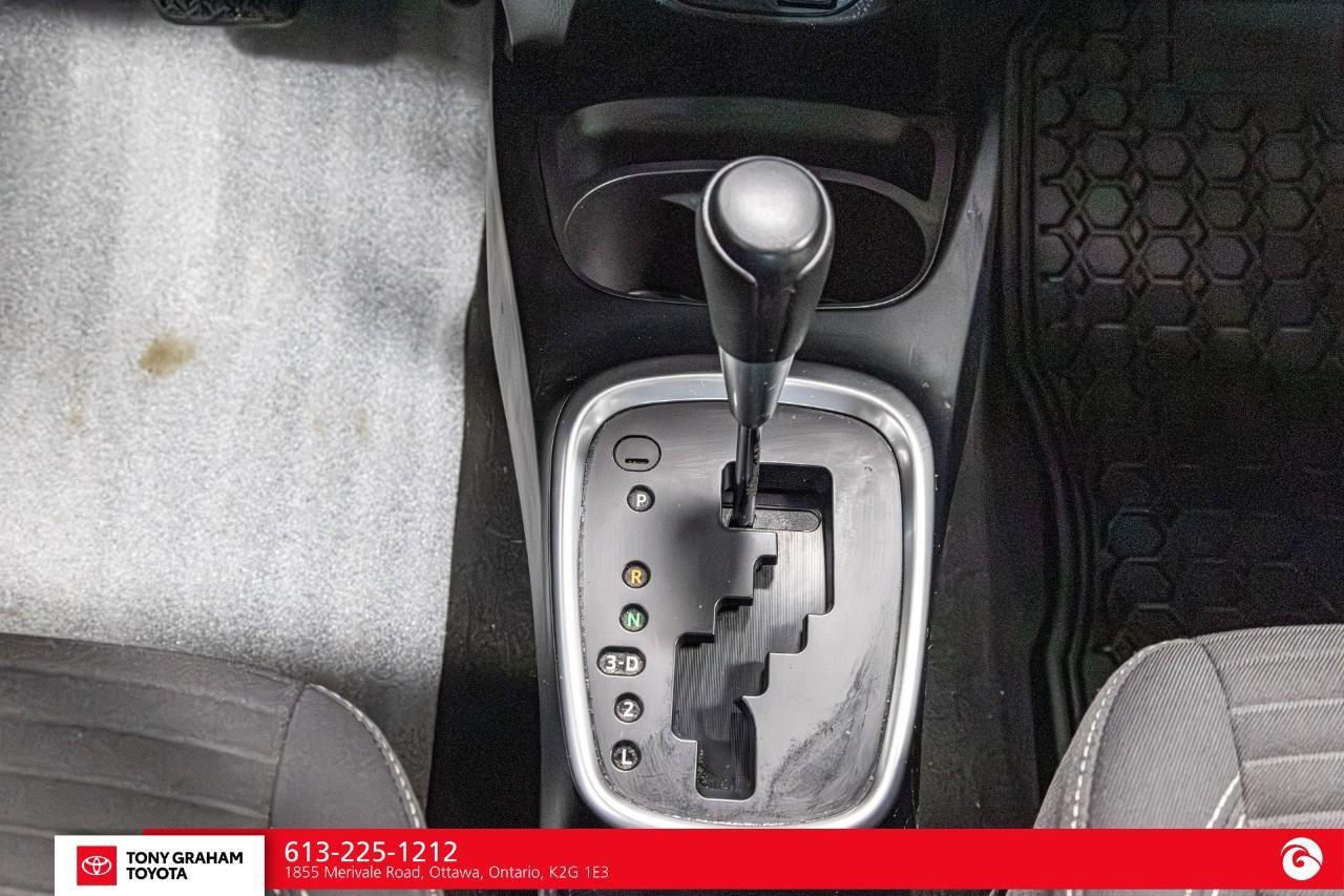 2019 Toyota Yaris LE Photo