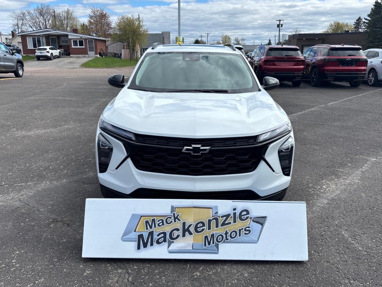 2026 Chevrolet Trax LT New Small 5 Passenger FWD SUV with a Sunroof, Heated Front Seats, Heated Steering Wheel and an 11 Diagonal Touchscreen Radio with Wireless Apple Carplay/Android Auto Photo0
