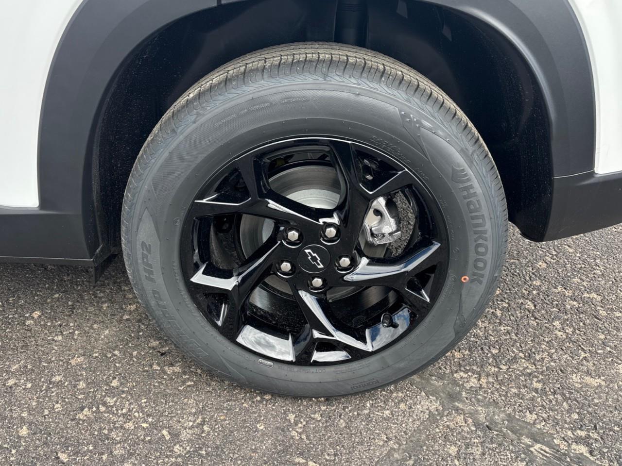 2026 Chevrolet Trax LT New Small 5 Passenger FWD SUV with a Sunroof, Heated Front Seats, Heated Steering Wheel and an 11 Diagonal Touchscreen Radio with Wireless Apple Carplay/Android Auto Photo