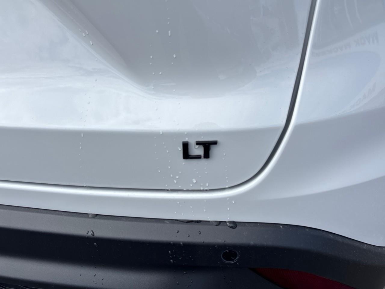 2026 Chevrolet Trax LT New Small 5 Passenger FWD SUV with a Sunroof, Heated Front Seats, Heated Steering Wheel and an 11 Diagonal Touchscreen Radio with Wireless Apple Carplay/Android Auto Photo
