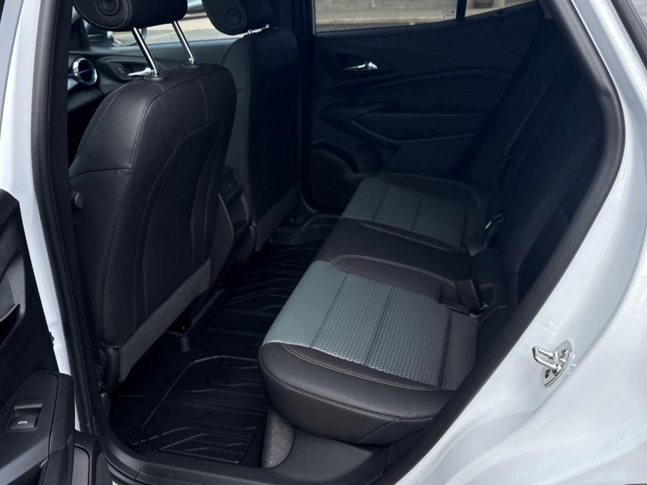 2026 Chevrolet Trax LT New Small 5 Passenger FWD SUV with a Sunroof, Heated Front Seats, Heated Steering Wheel and an 11 Diagonal Touchscreen Radio with Wireless Apple Carplay/Android Auto Photo