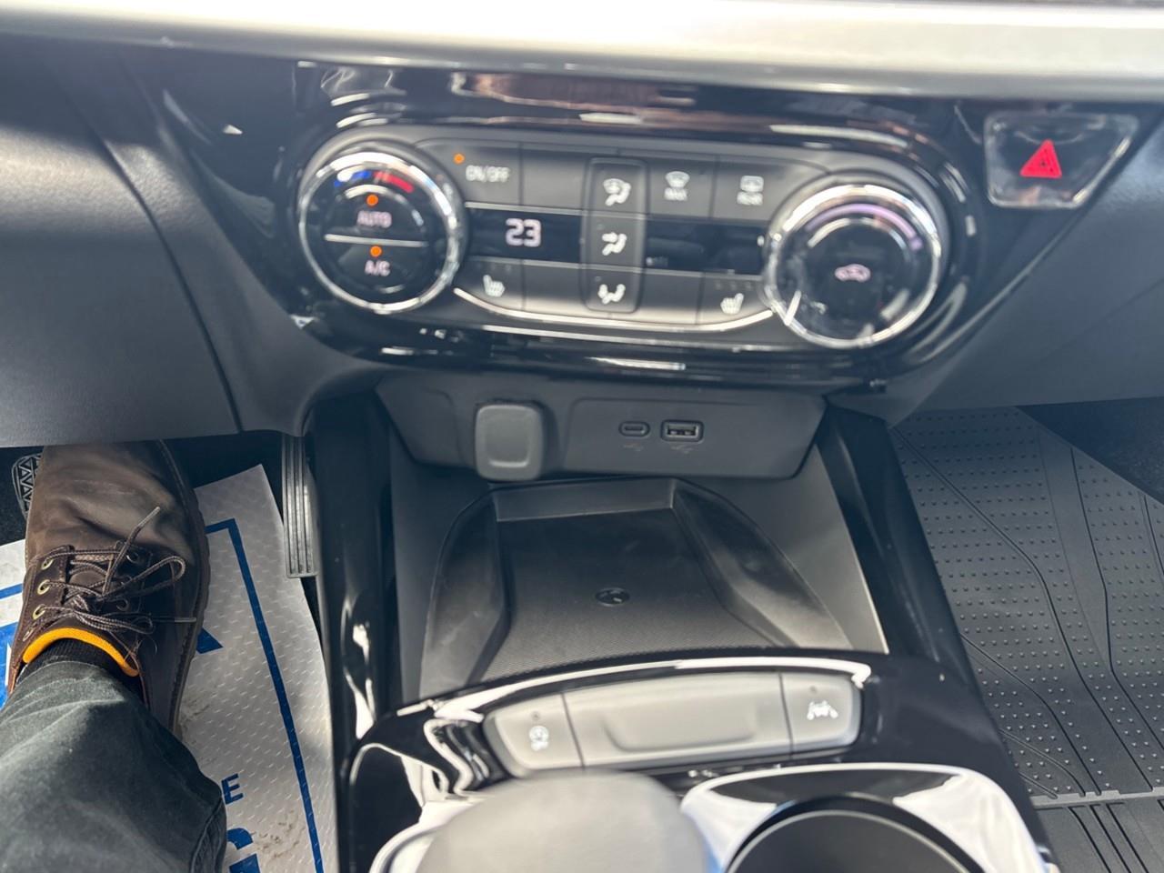 2026 Chevrolet Trax LT New Small 5 Passenger FWD SUV with a Sunroof, Heated Front Seats, Heated Steering Wheel and an 11 Diagonal Touchscreen Radio with Wireless Apple Carplay/Android Auto Photo