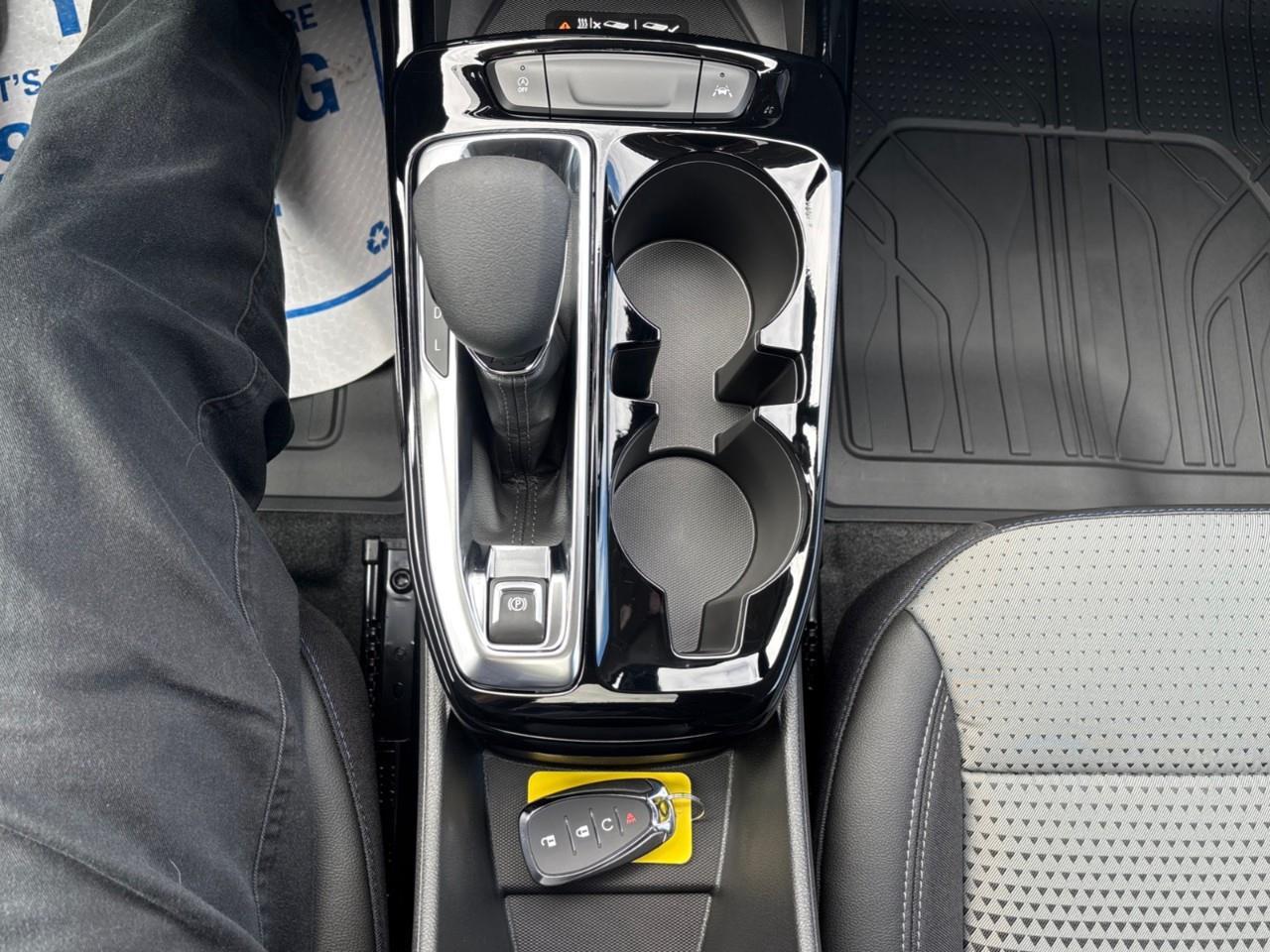 2026 Chevrolet Trax LT New Small 5 Passenger FWD SUV with a Sunroof, Heated Front Seats, Heated Steering Wheel and an 11 Diagonal Touchscreen Radio with Wireless Apple Carplay/Android Auto Photo