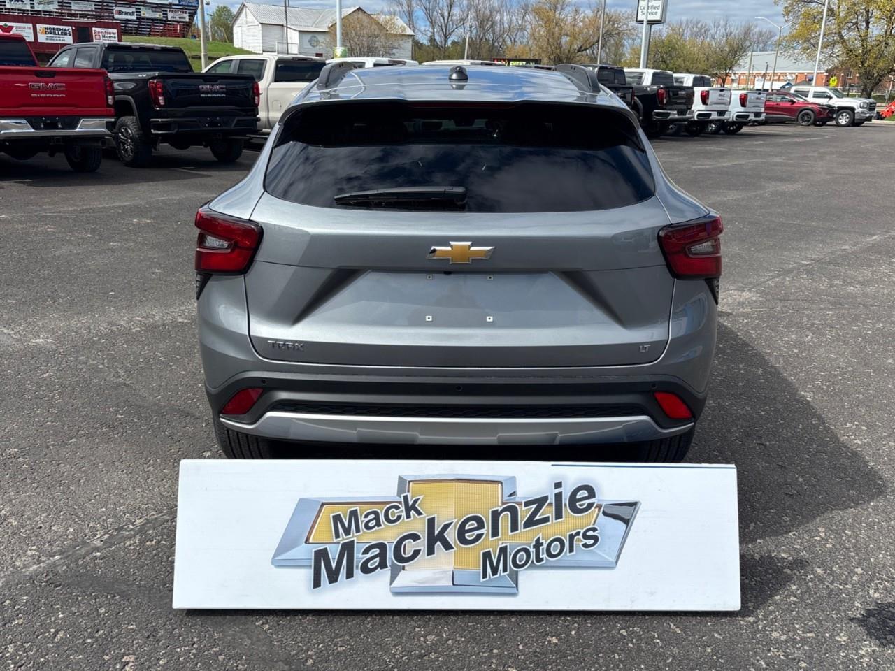 2026 Chevrolet Trax LT New Small 5 Passenger FWD SUV with Heated Front Seats, Heated Steering Wheel and an 11 Diagonal Touchscreen Radio with Wireless Apple Carplay/Android Auto Photo