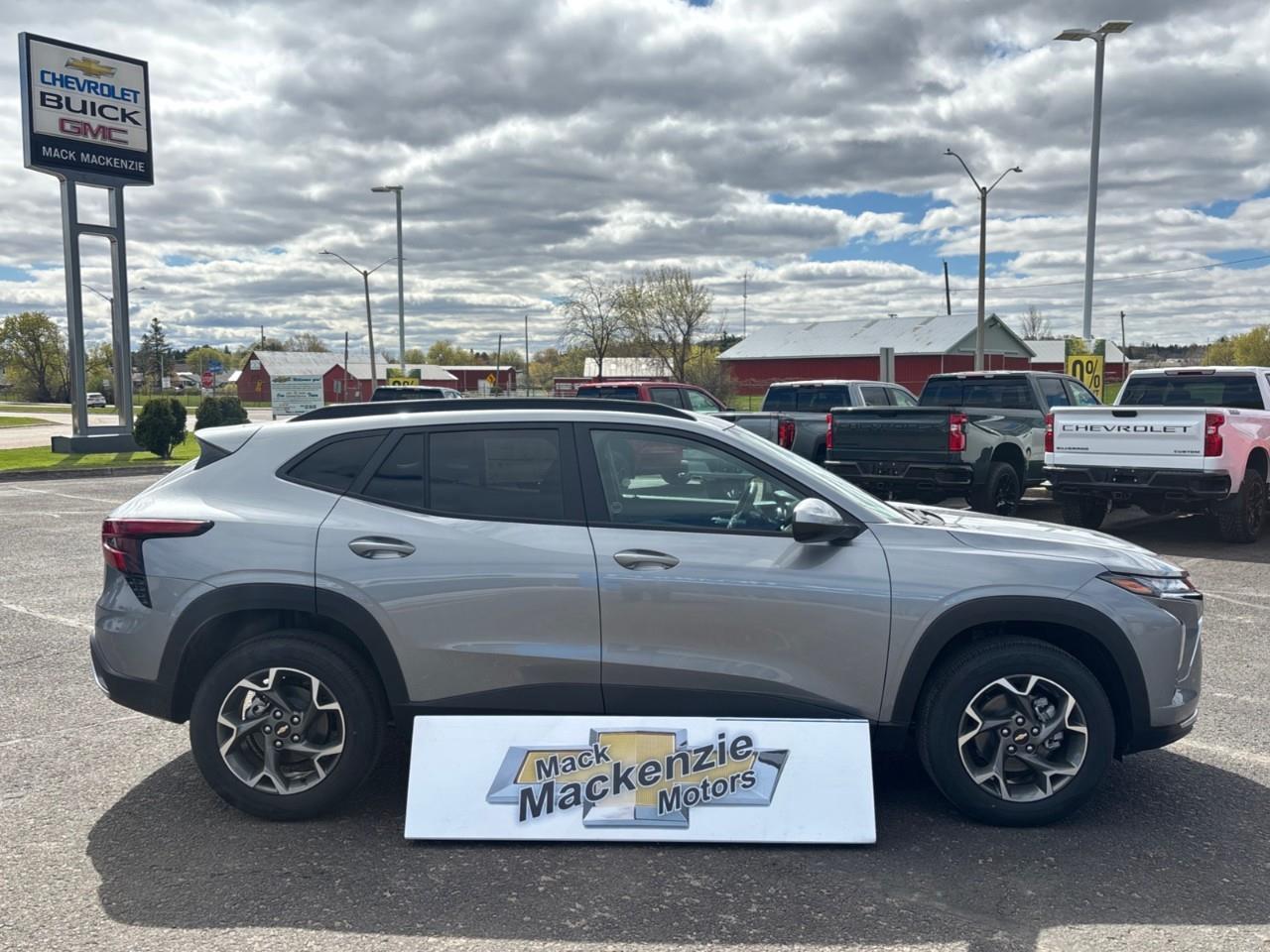 2026 Chevrolet Trax LT New Small 5 Passenger FWD SUV with Heated Front Seats, Heated Steering Wheel and an 11 Diagonal Touchscreen Radio with Wireless Apple Carplay/Android Auto Photo