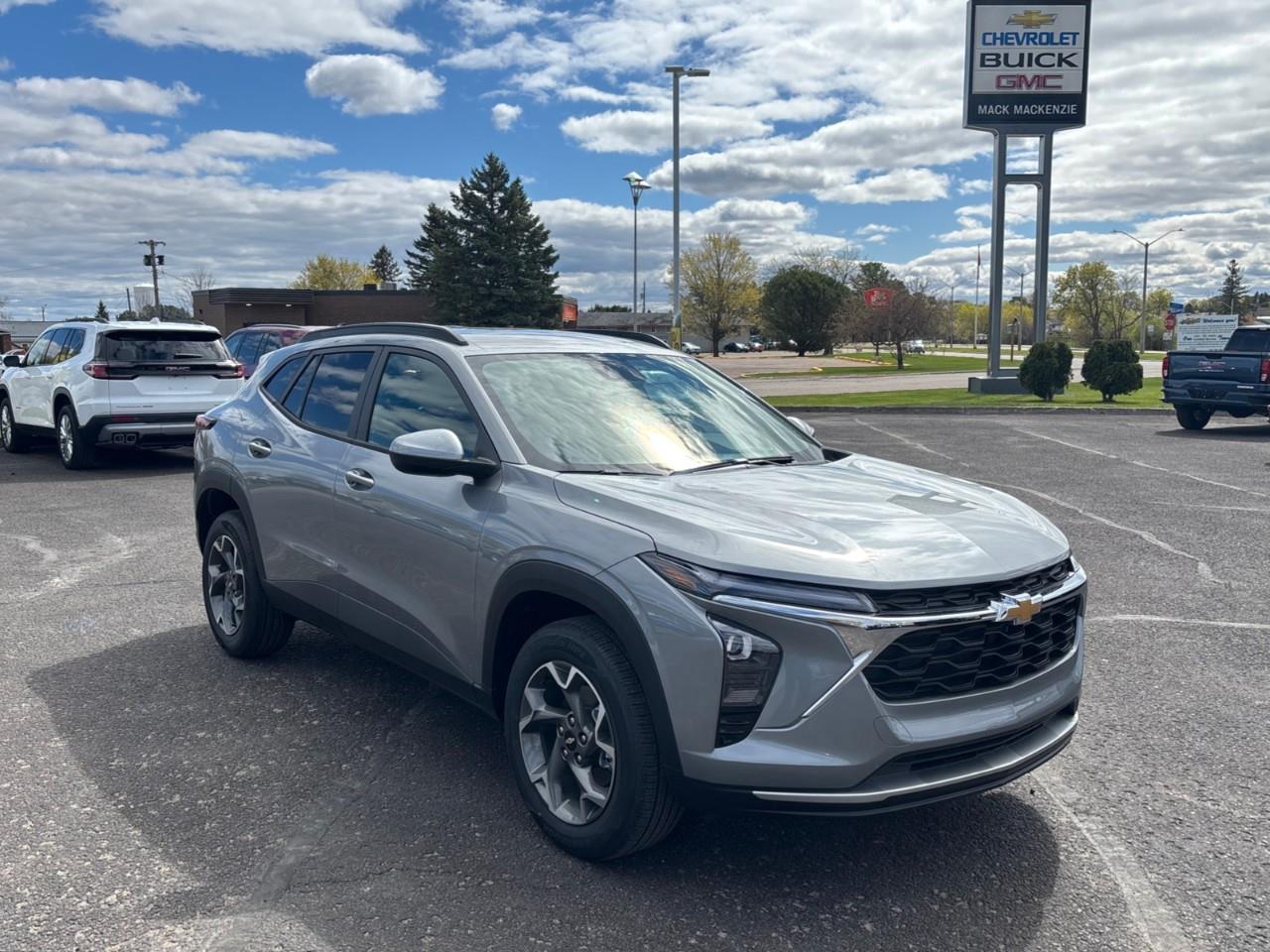 2026 Chevrolet Trax LT New Small 5 Passenger FWD SUV with Heated Front Seats, Heated Steering Wheel and an 11 Diagonal Touchscreen Radio with Wireless Apple Carplay/Android Auto Photo
