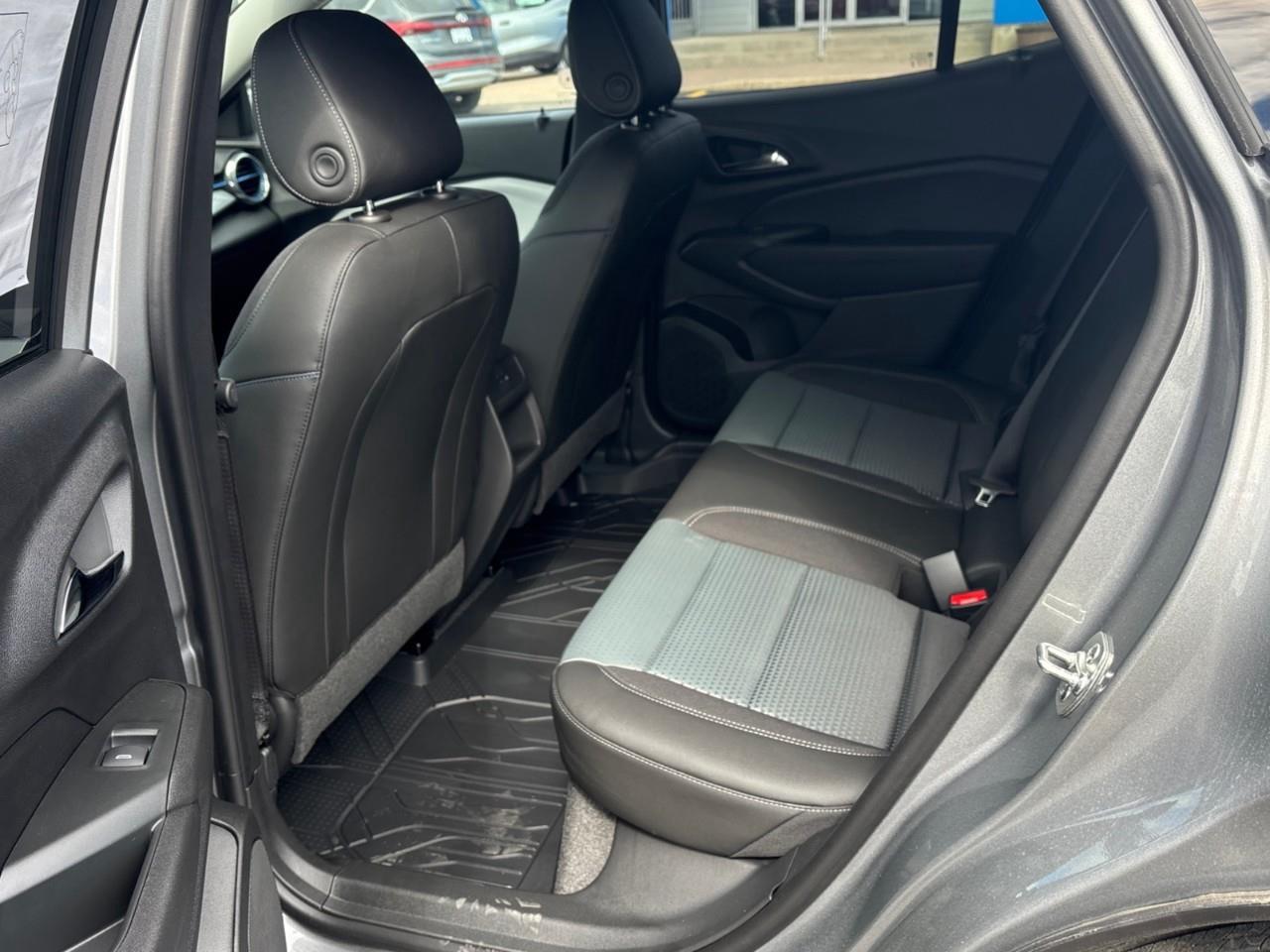 2026 Chevrolet Trax LT New Small 5 Passenger FWD SUV with Heated Front Seats, Heated Steering Wheel and an 11 Diagonal Touchscreen Radio with Wireless Apple Carplay/Android Auto Photo