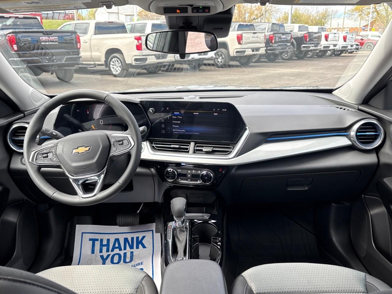 2026 Chevrolet Trax LT New Small 5 Passenger FWD SUV with Heated Front Seats, Heated Steering Wheel and an 11 Diagonal Touchscreen Radio with Wireless Apple Carplay/Android Auto Photo