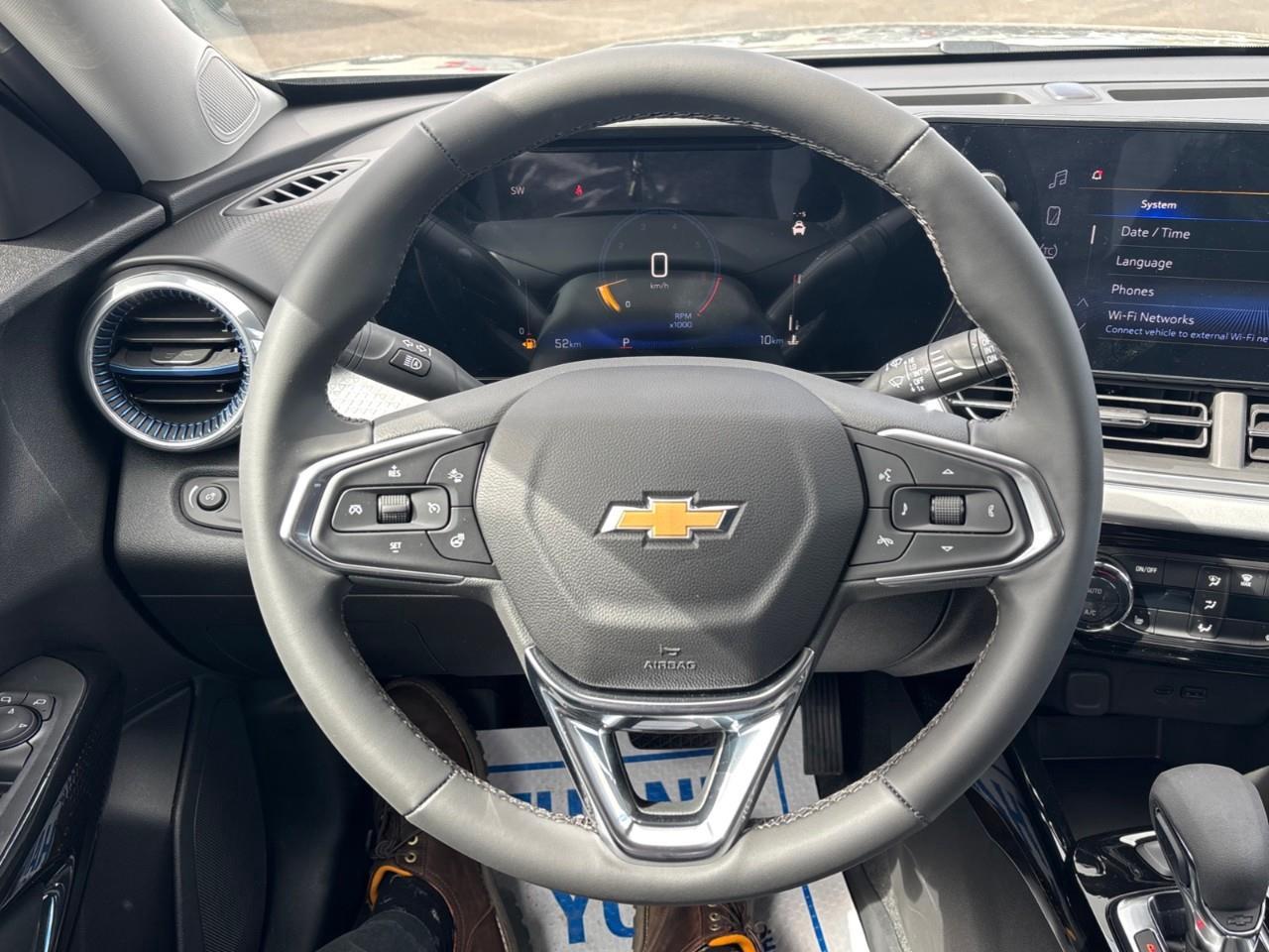 2026 Chevrolet Trax LT New Small 5 Passenger FWD SUV with Heated Front Seats, Heated Steering Wheel and an 11 Diagonal Touchscreen Radio with Wireless Apple Carplay/Android Auto Photo