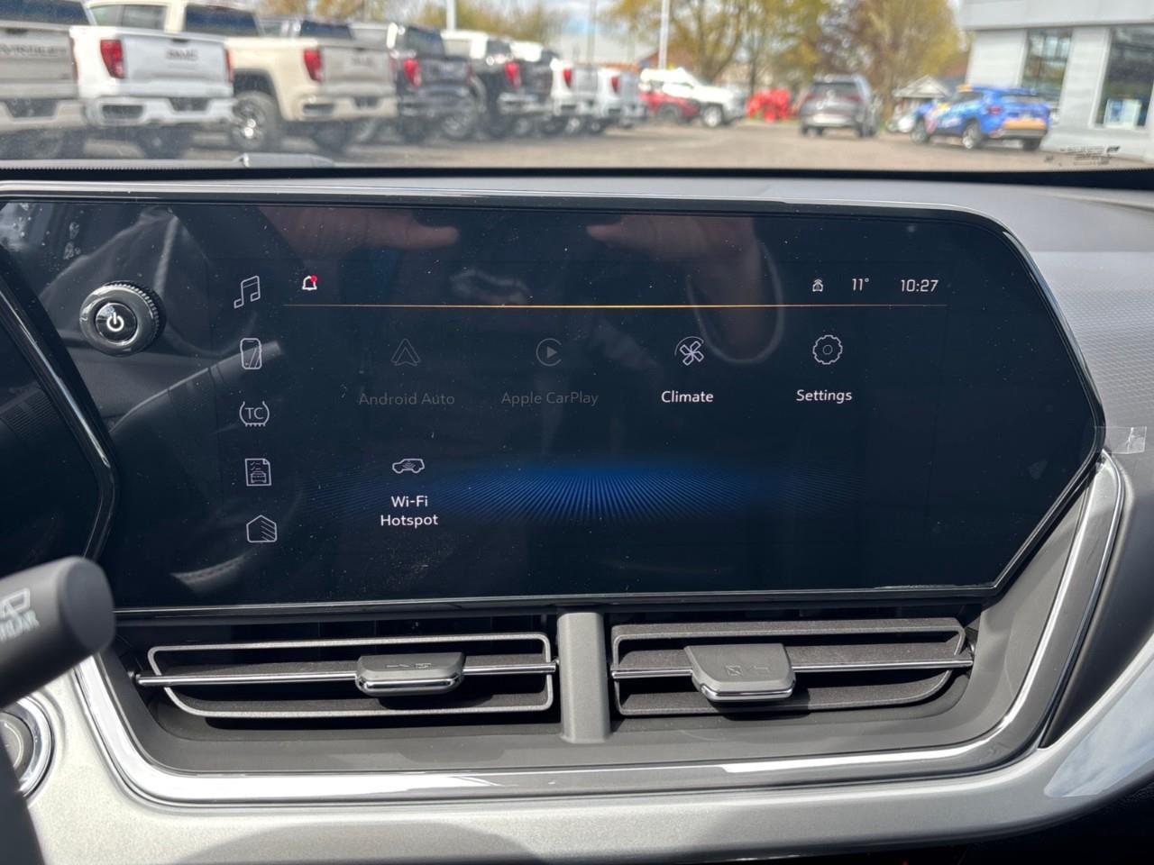 2026 Chevrolet Trax LT New Small 5 Passenger FWD SUV with Heated Front Seats, Heated Steering Wheel and an 11 Diagonal Touchscreen Radio with Wireless Apple Carplay/Android Auto Photo