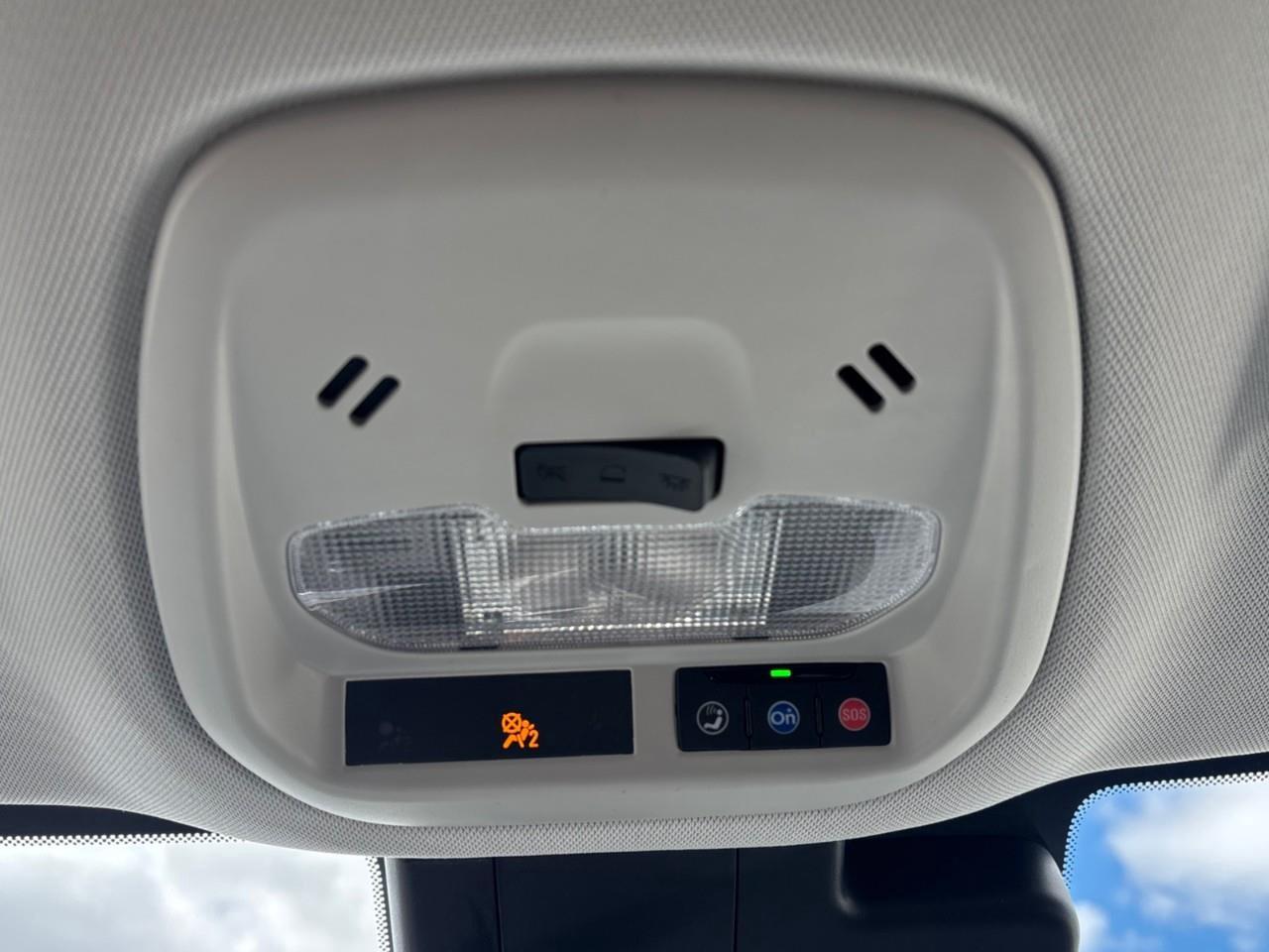 2026 Chevrolet Trax LT New Small 5 Passenger FWD SUV with Heated Front Seats, Heated Steering Wheel and an 11 Diagonal Touchscreen Radio with Wireless Apple Carplay/Android Auto Photo