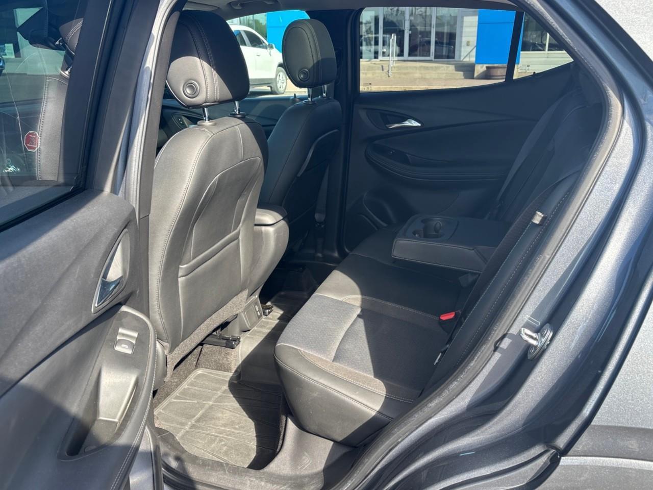 2022 Buick Encore GX Select Used Low Kilometer 5 Passenger Small AWD SUV with Photo