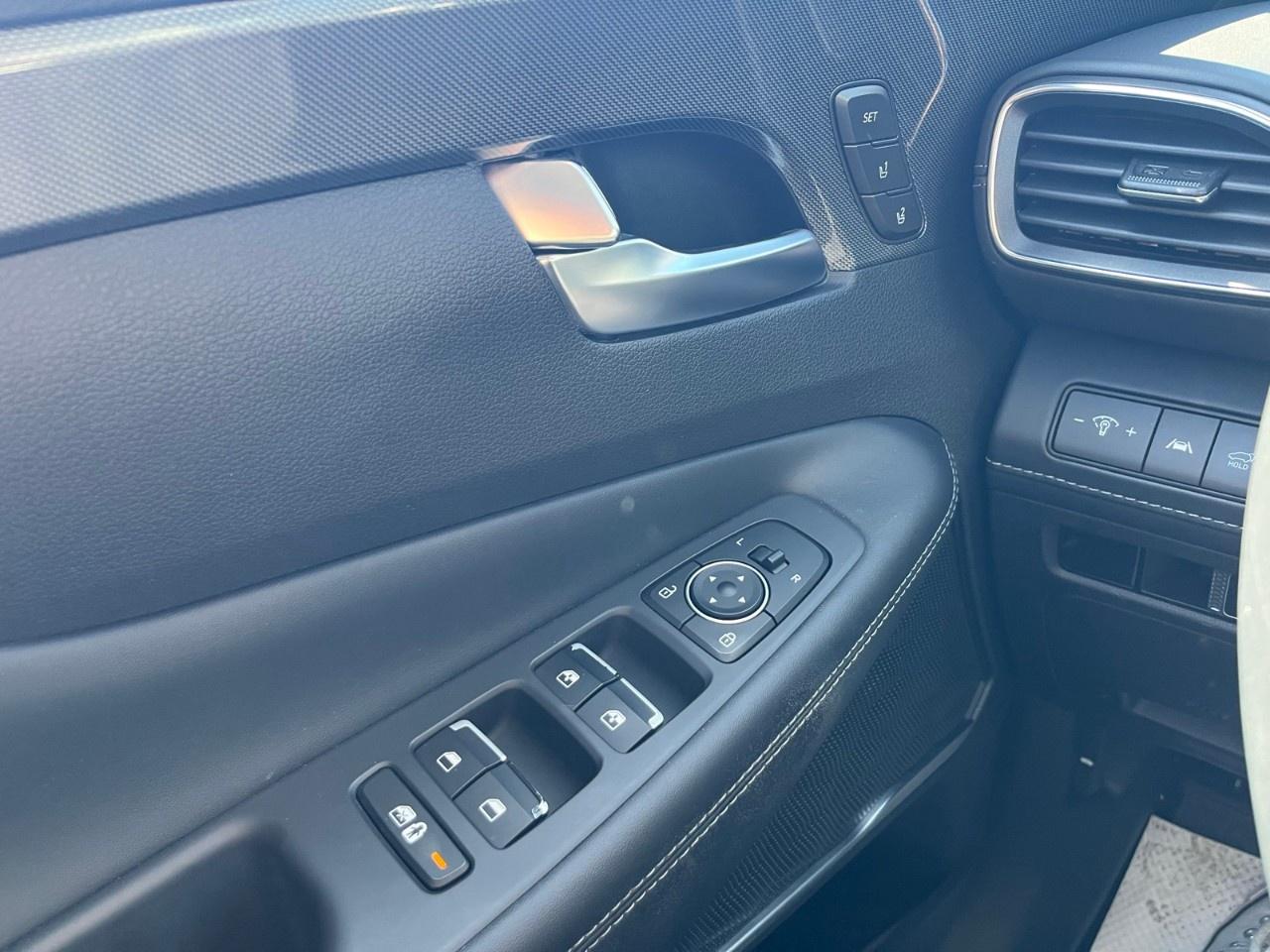 2021 Hyundai Santa Fe Hybrid Luxury AWD Photo