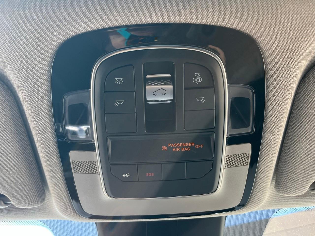 2021 Hyundai Santa Fe Hybrid Luxury AWD Photo