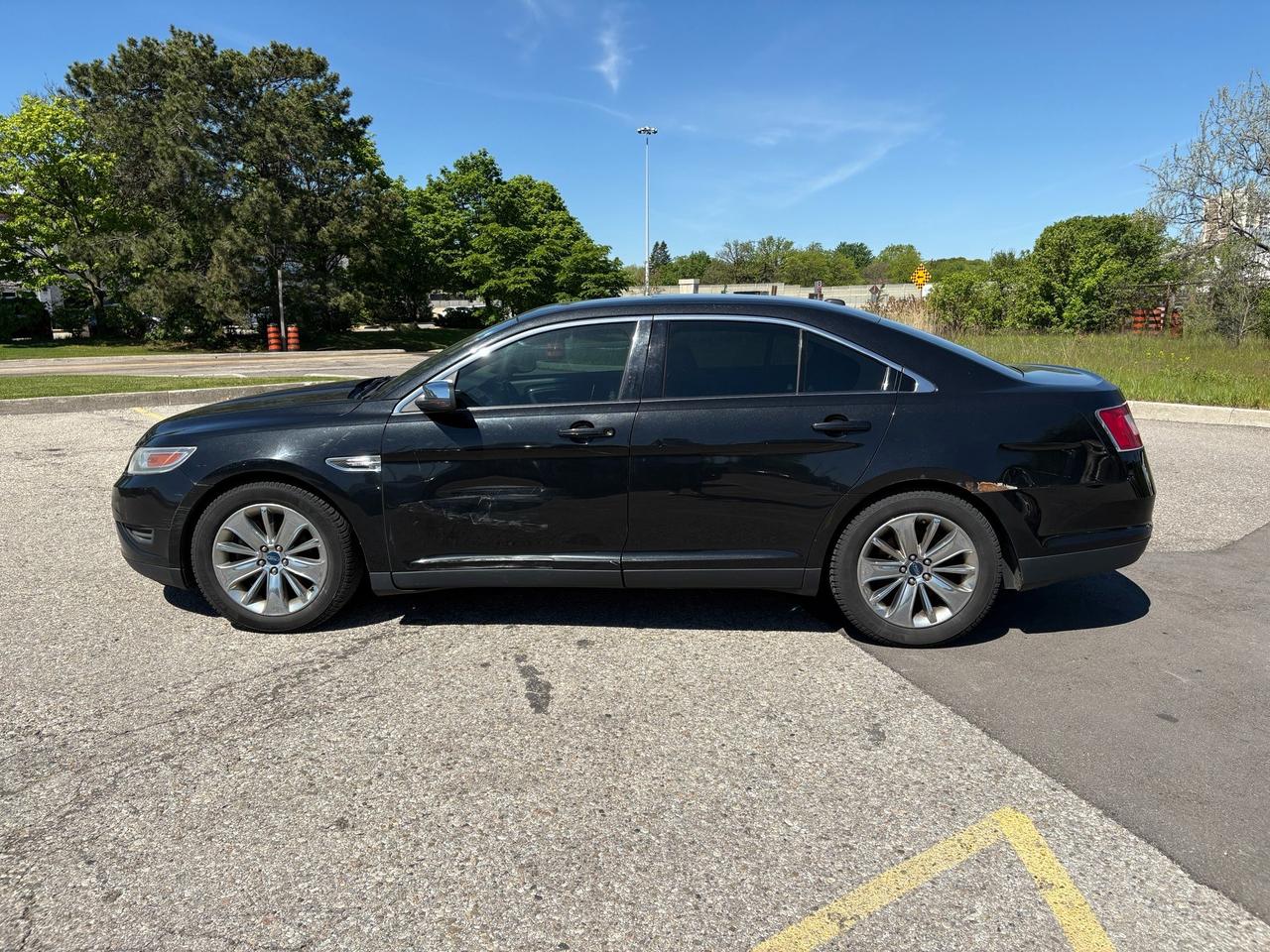 2010 Ford Taurus Limited LEATHER SEATS|V6|LIMITED TECHNOLOGY PK|PWR MOONROOF Photo