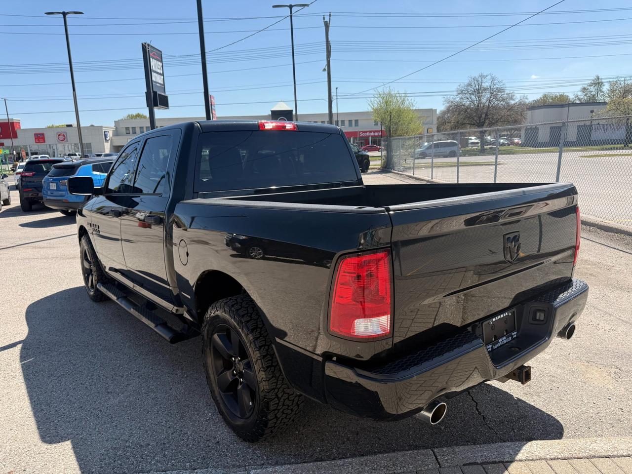 2016 RAM 1500 ST Photo4