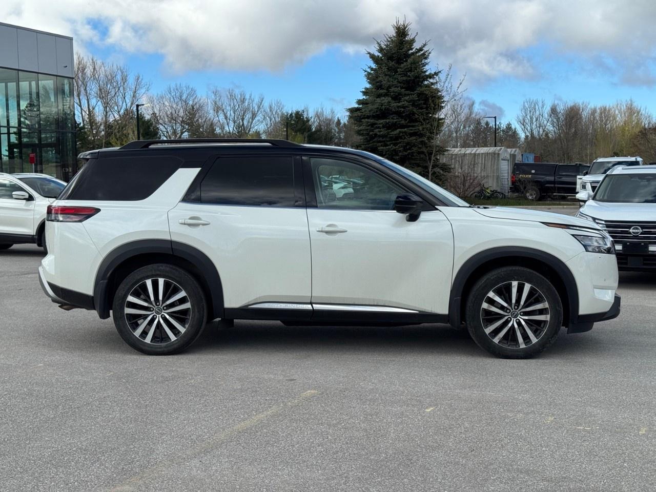 2024 Nissan Pathfinder Platinum 4WD Photo