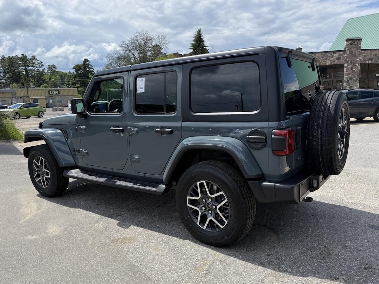 2026 Jeep Wrangler SAHARA 4X4 Photo