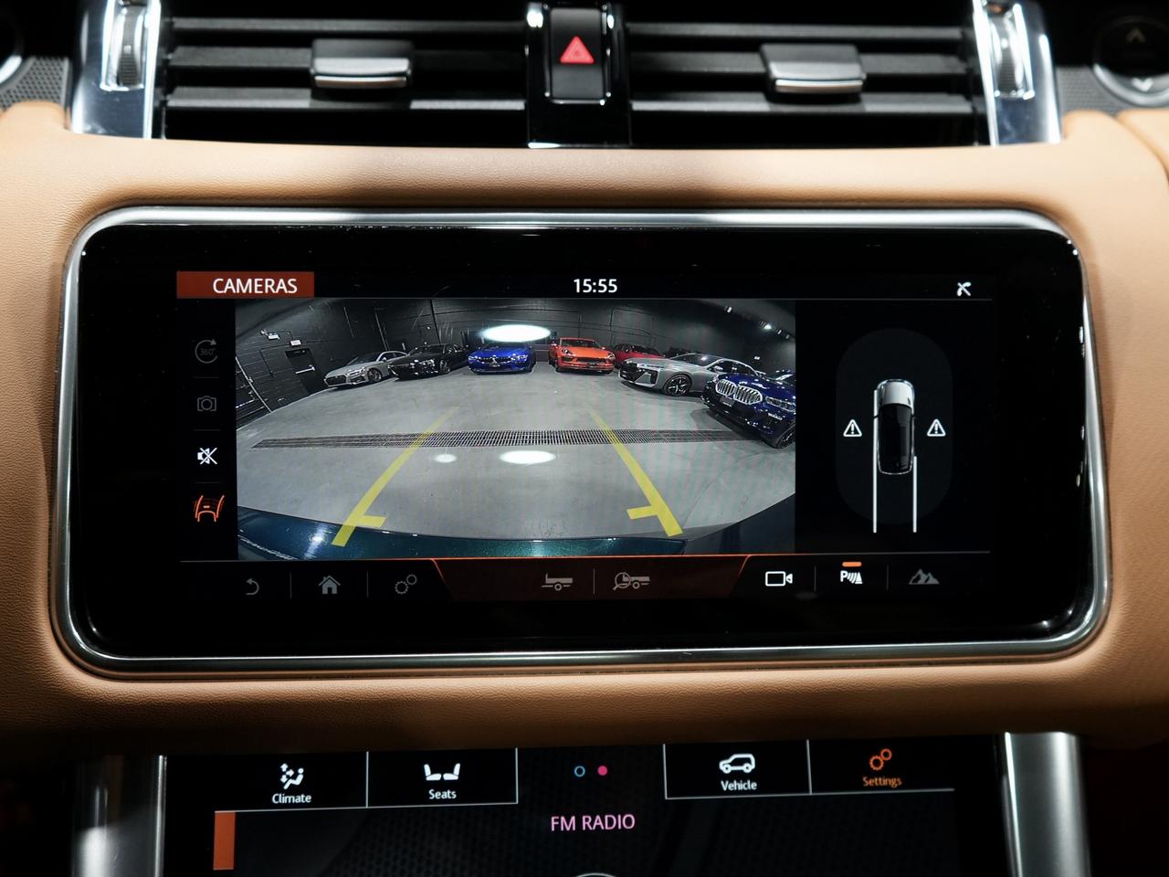 2022 Land Rover Range Rover Sport V8 Supercharged SVR BRITISH RACING GREEN|HUD Photo