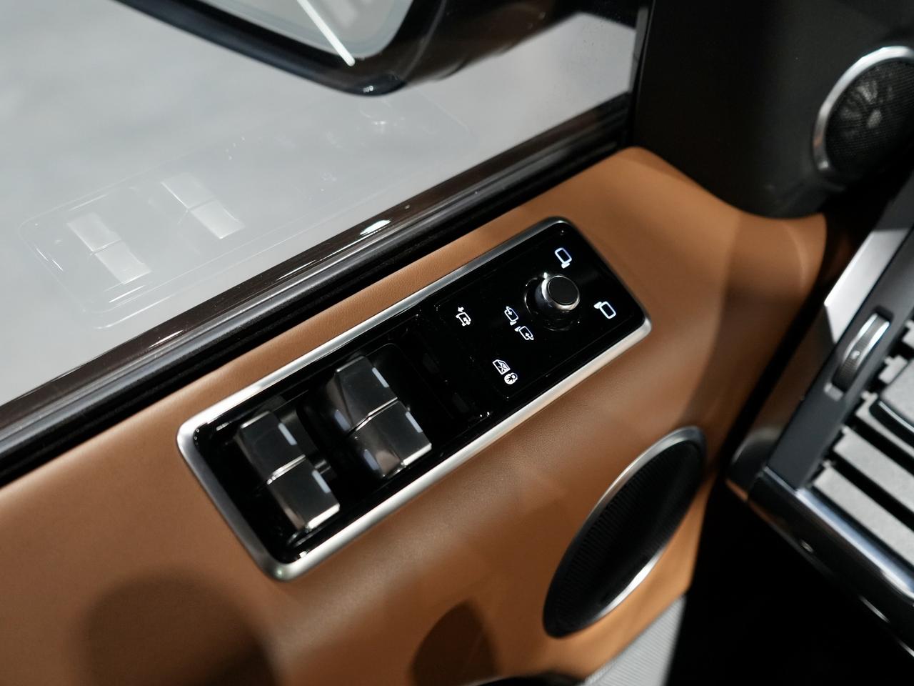 2022 Land Rover Range Rover Sport V8 Supercharged SVR BRITISH RACING GREEN|HUD Photo