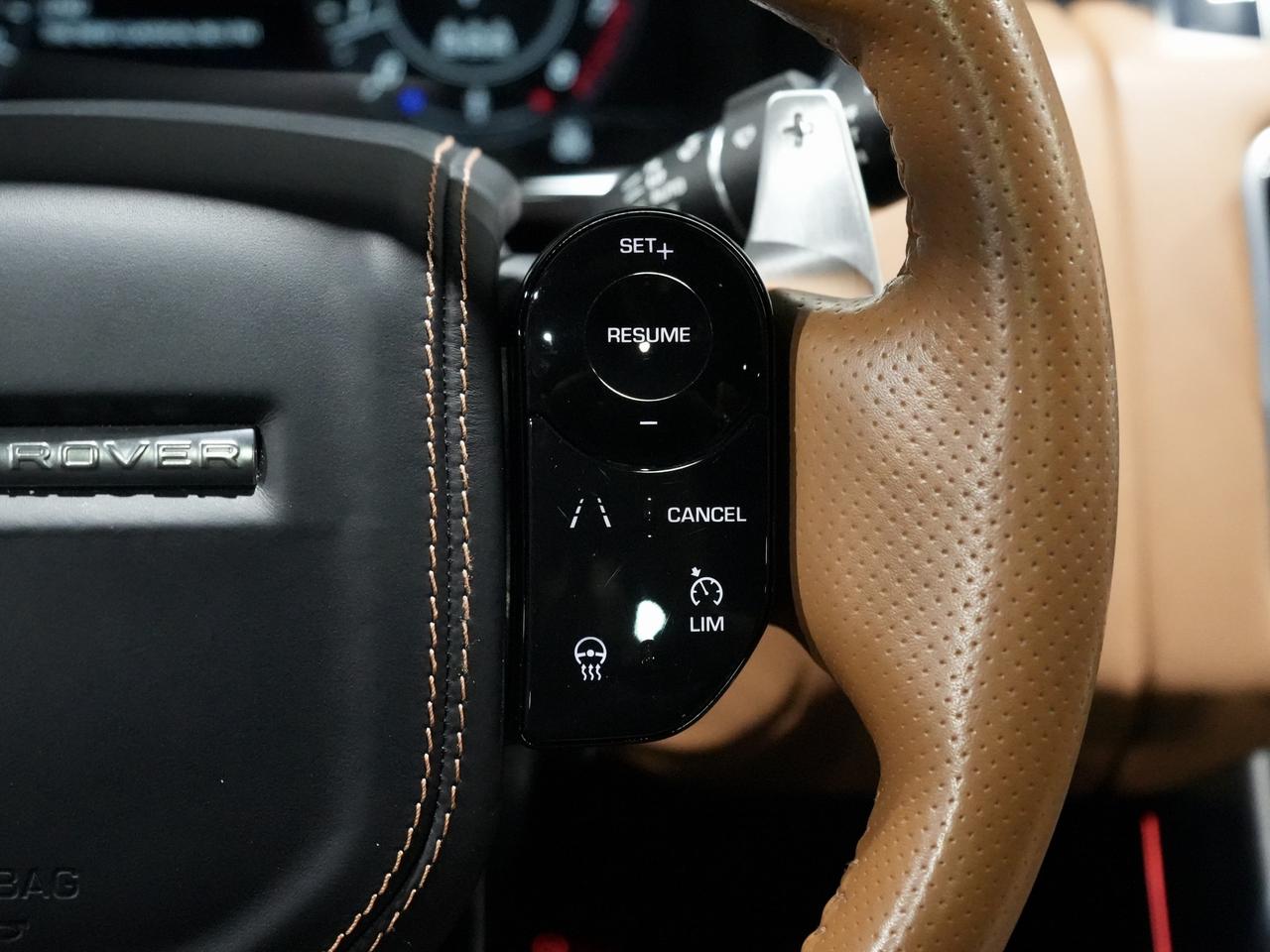 2022 Land Rover Range Rover Sport V8 Supercharged SVR BRITISH RACING GREEN|HUD Photo