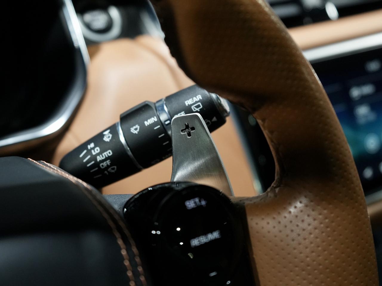 2022 Land Rover Range Rover Sport V8 Supercharged SVR BRITISH RACING GREEN|HUD Photo