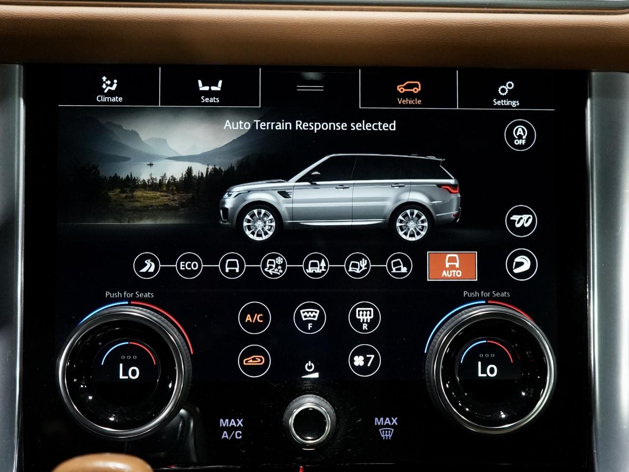 2022 Land Rover Range Rover Sport V8 Supercharged SVR BRITISH RACING GREEN|HUD Photo