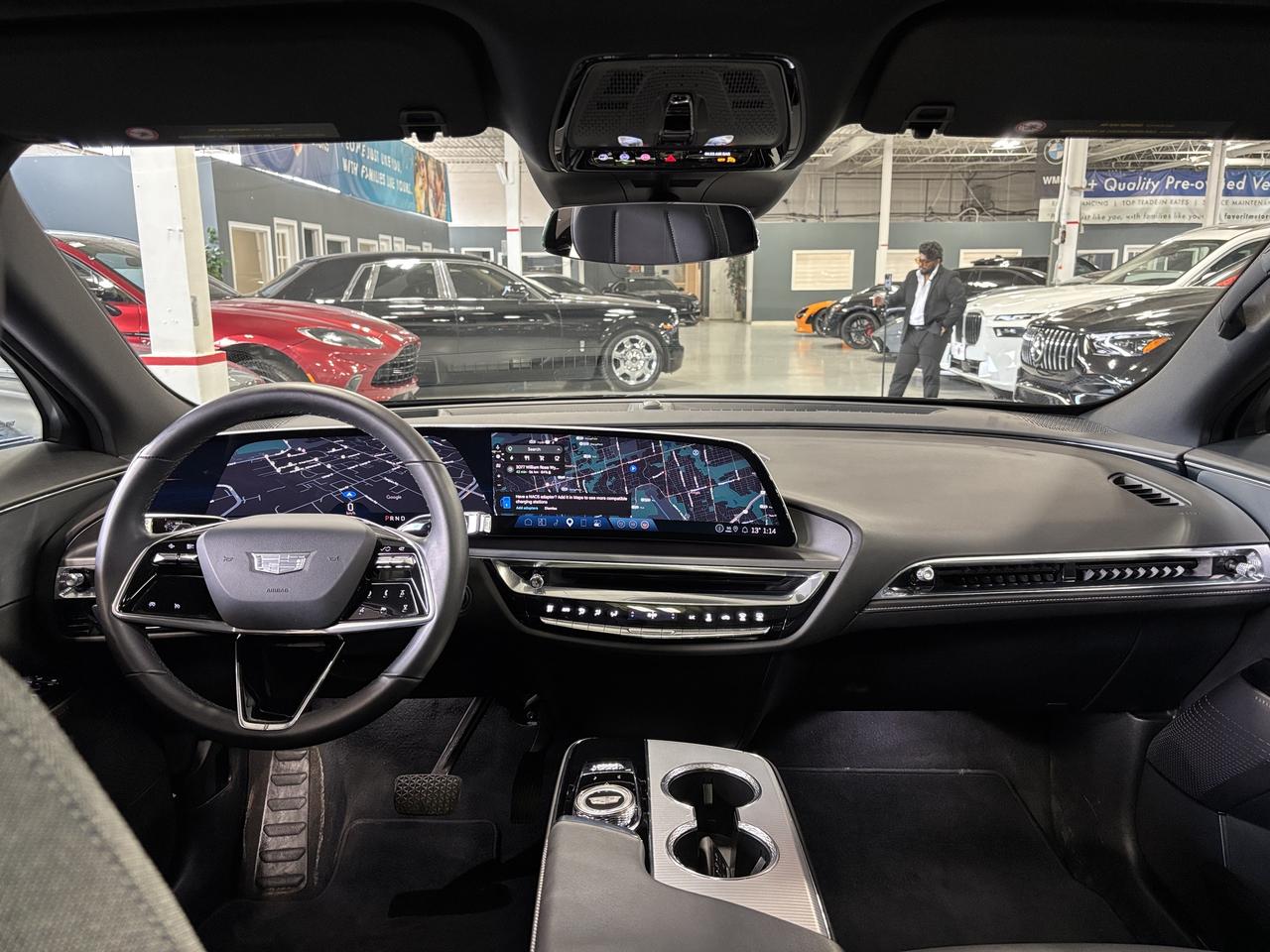 2024 Cadillac LYRIQ Tech|1SA|RWD|CLUSTERNAV|FULLPANOROOF|LEATHER|CAM|+ Photo