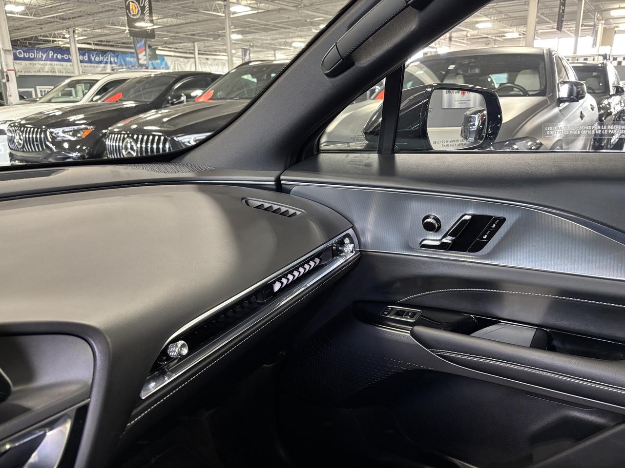 2024 Cadillac LYRIQ Tech|1SA|RWD|CLUSTERNAV|FULLPANOROOF|LEATHER|CAM|+ Photo