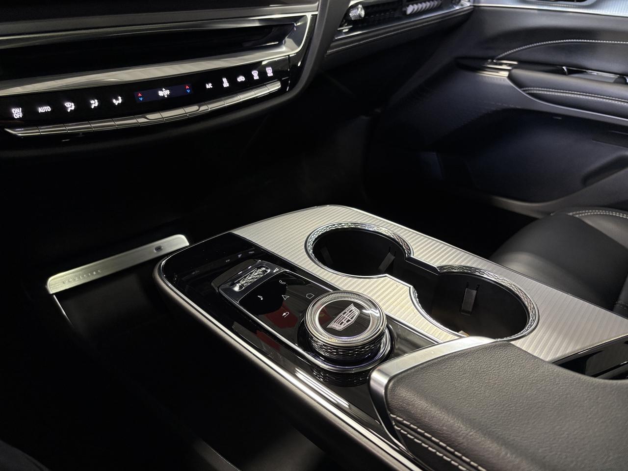 2024 Cadillac LYRIQ Tech|1SA|RWD|CLUSTERNAV|FULLPANOROOF|LEATHER|CAM|+ Photo