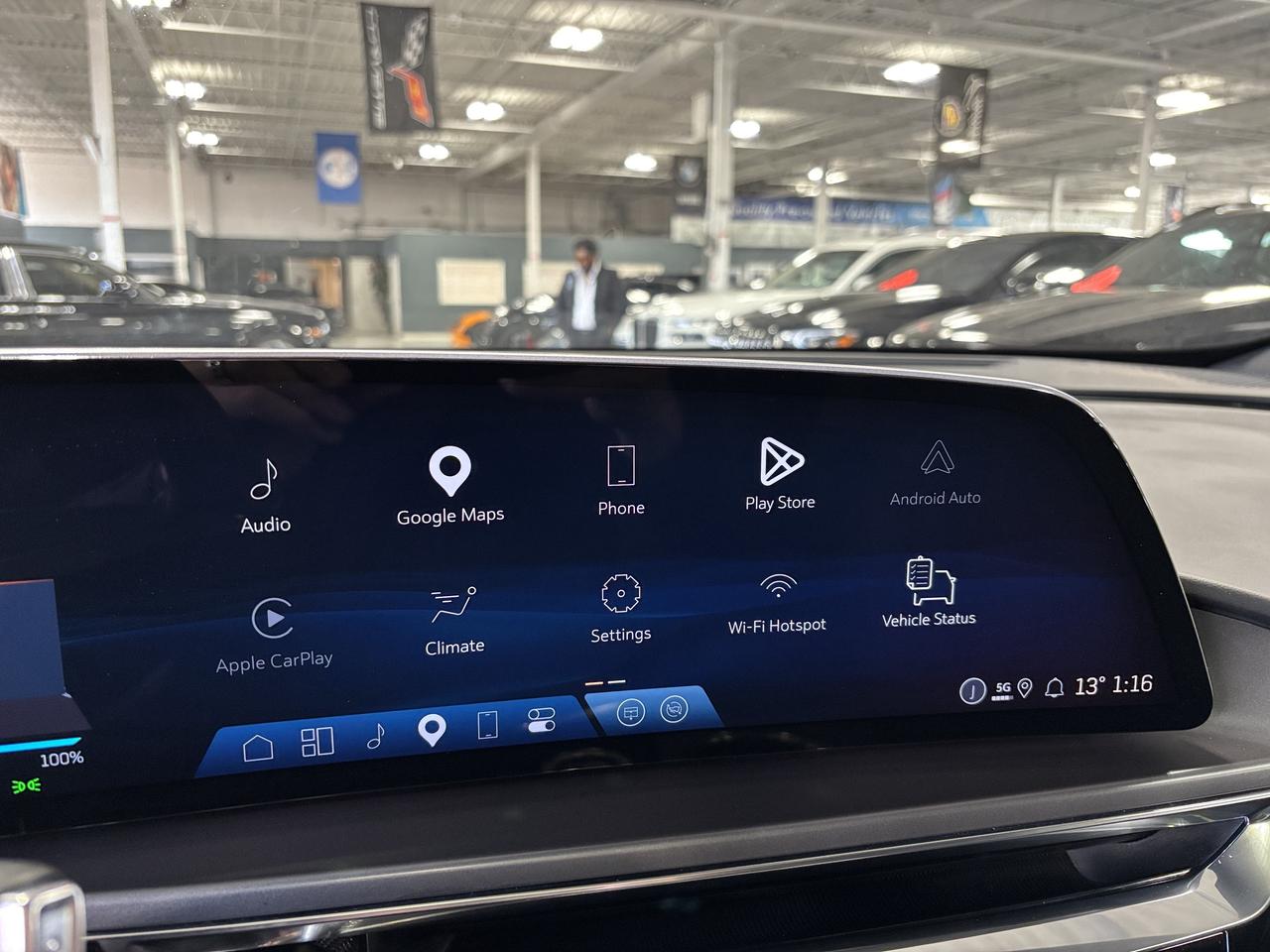 2024 Cadillac LYRIQ Tech|1SA|RWD|CLUSTERNAV|FULLPANOROOF|LEATHER|CAM|+ Photo
