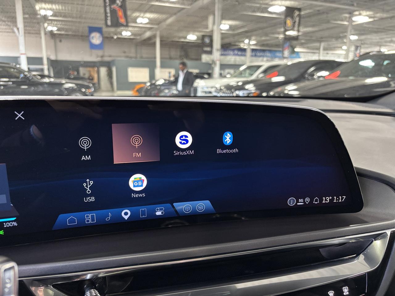 2024 Cadillac LYRIQ Tech|1SA|RWD|CLUSTERNAV|FULLPANOROOF|LEATHER|CAM|+ Photo