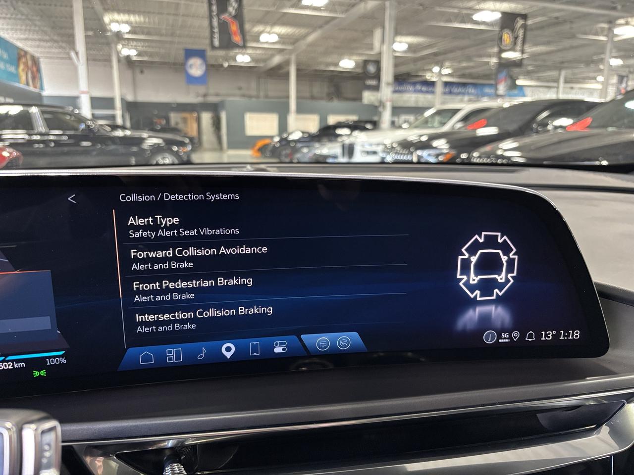 2024 Cadillac LYRIQ Tech|1SA|RWD|CLUSTERNAV|FULLPANOROOF|LEATHER|CAM|+ Photo