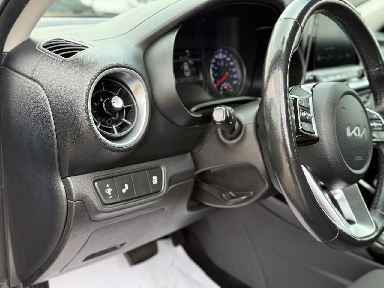 2022 Kia Forte EX | 1 KEY FOB | BLIND SPOT | HEATED SEATS | Photo